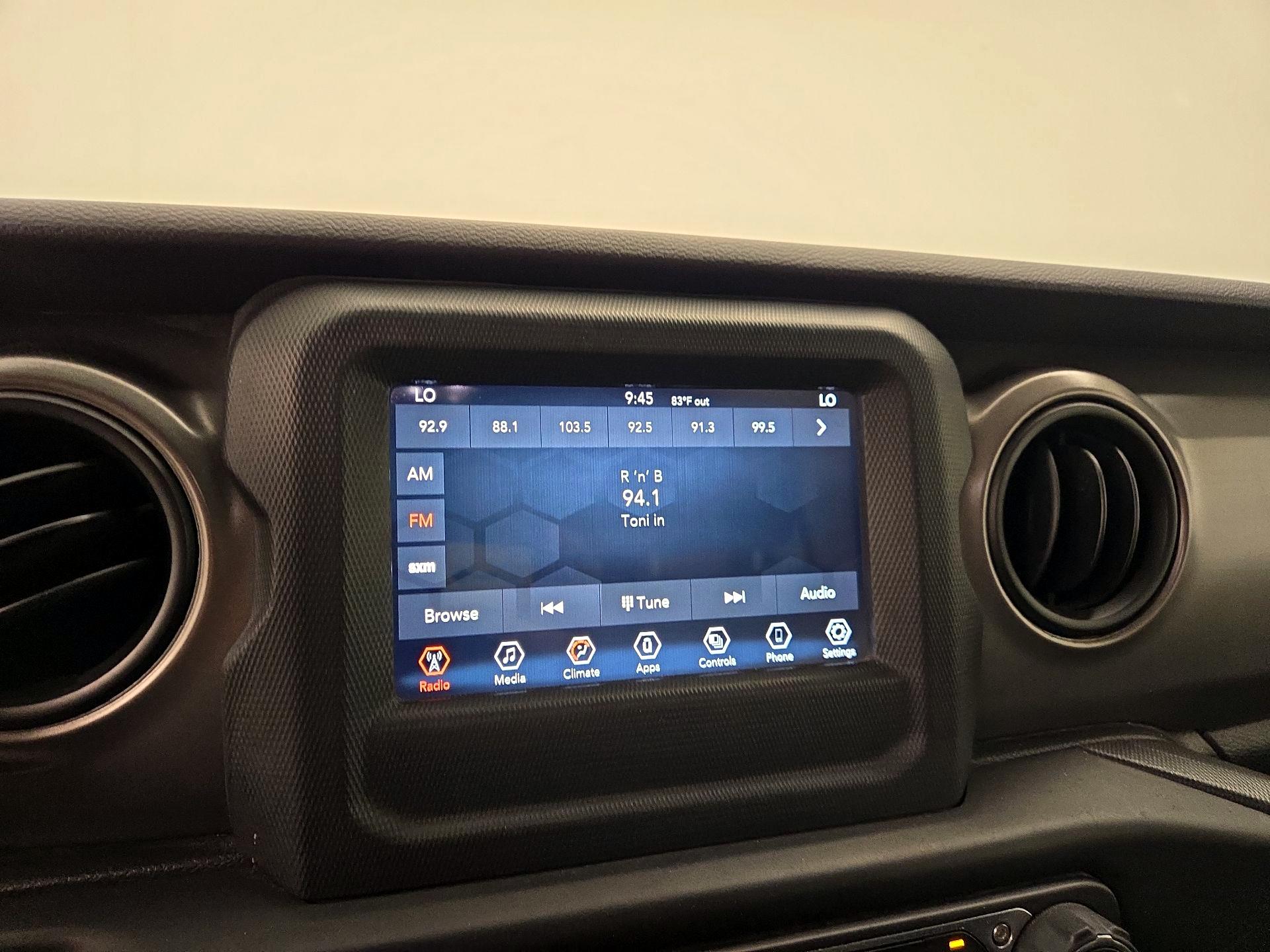 Thumbnail: 2021 Jeep Wrangler - 15