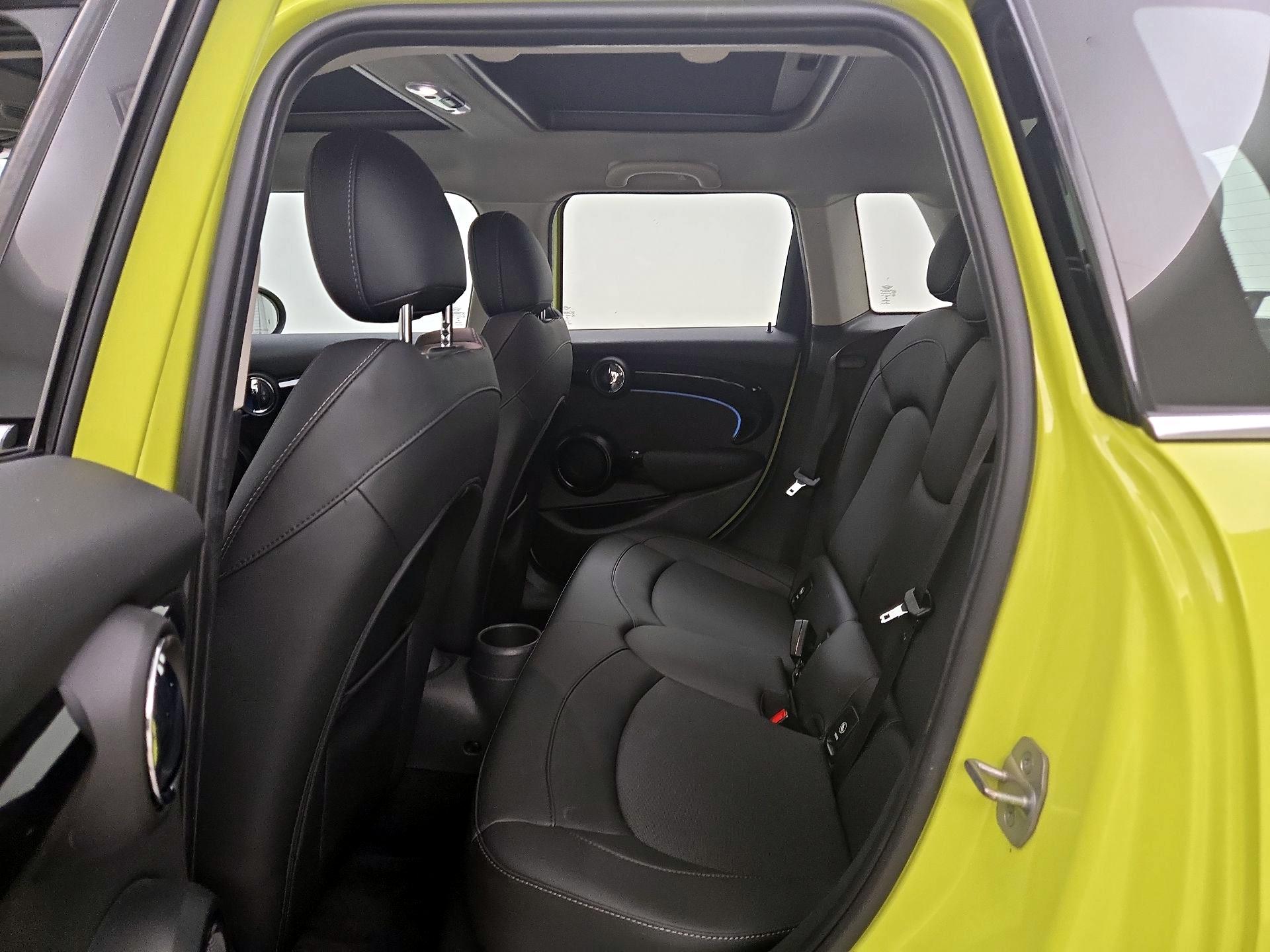 Thumbnail: 2023 MINI Cooper Hardtop - 20