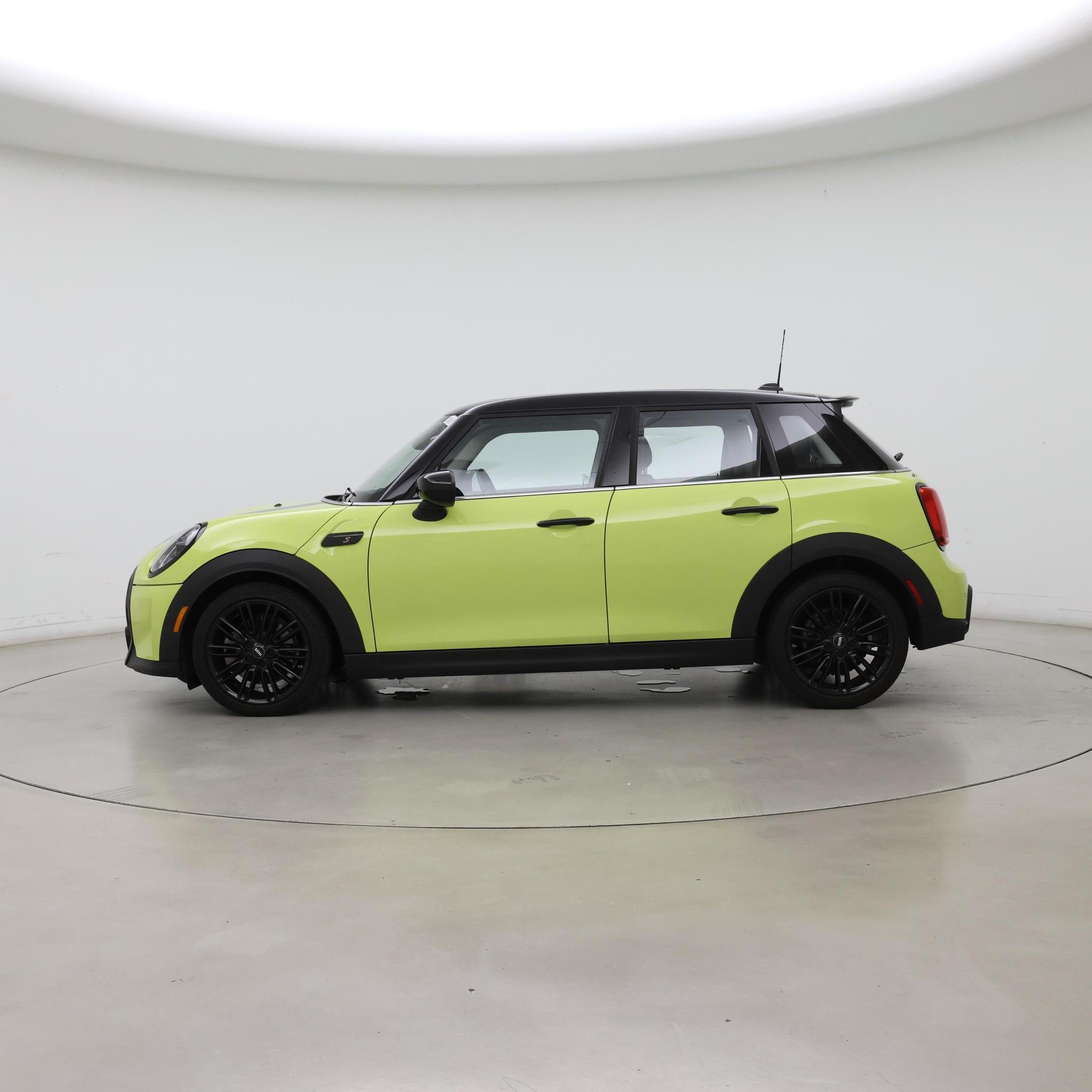 Thumbnail: 2023 MINI Cooper Hardtop - 3