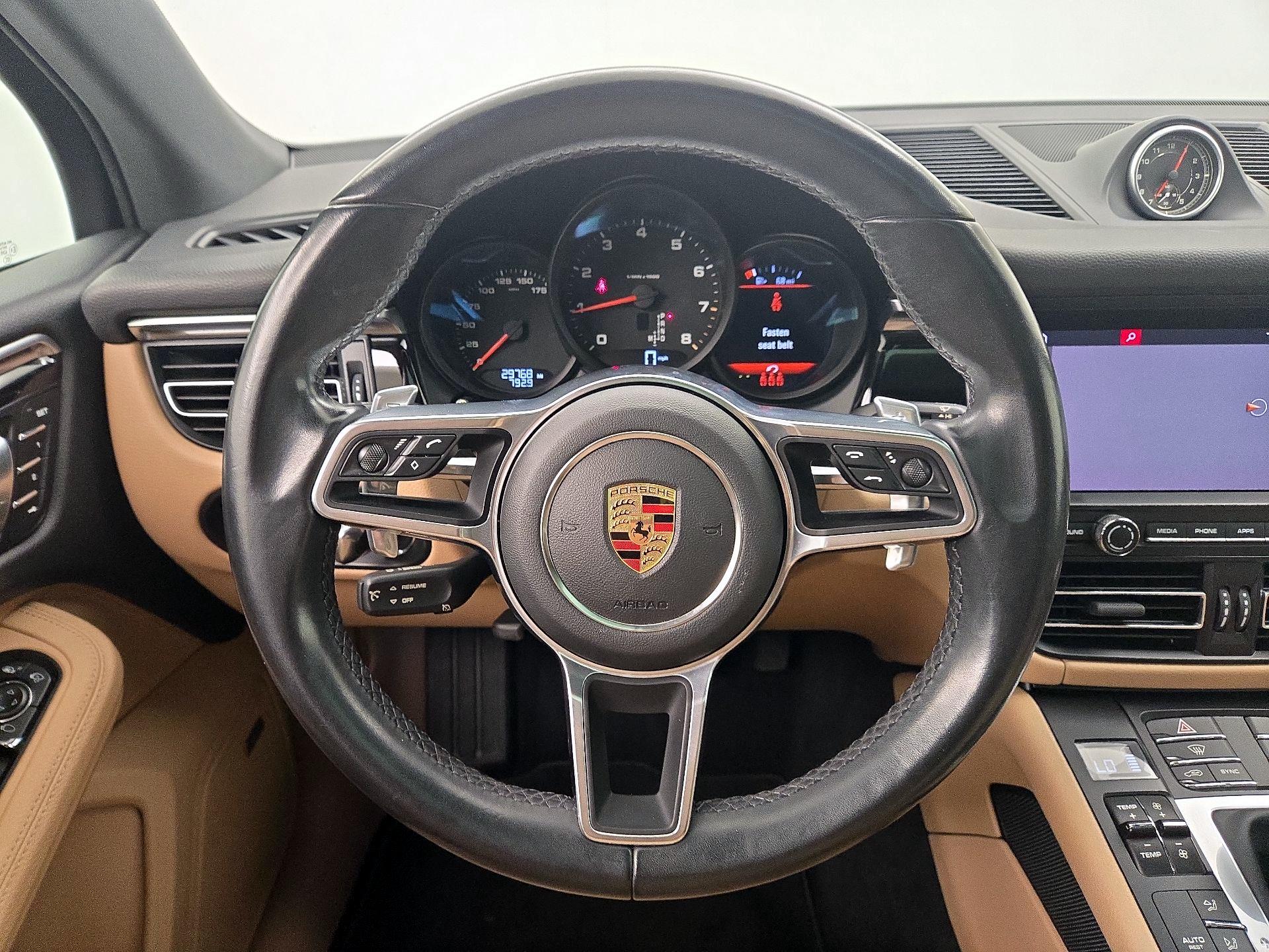Thumbnail: 2020 Porsche Macan - 10