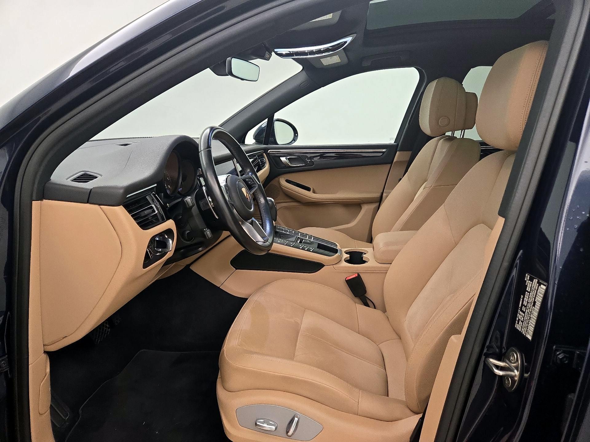 Thumbnail: 2020 Porsche Macan - 11