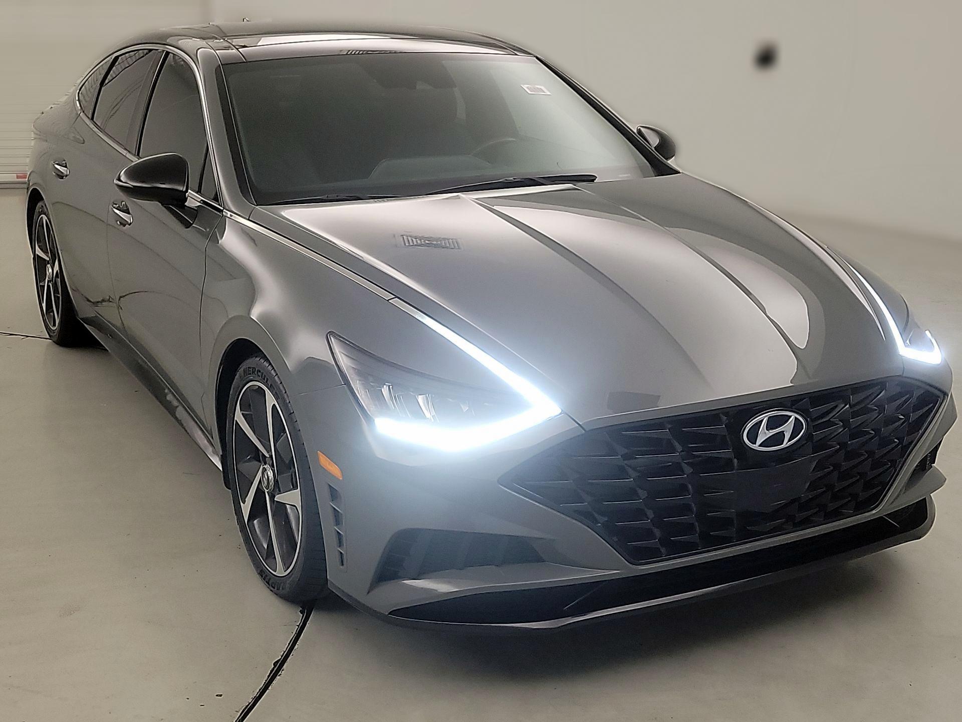 Thumbnail: 2022 Hyundai Sonata - 1