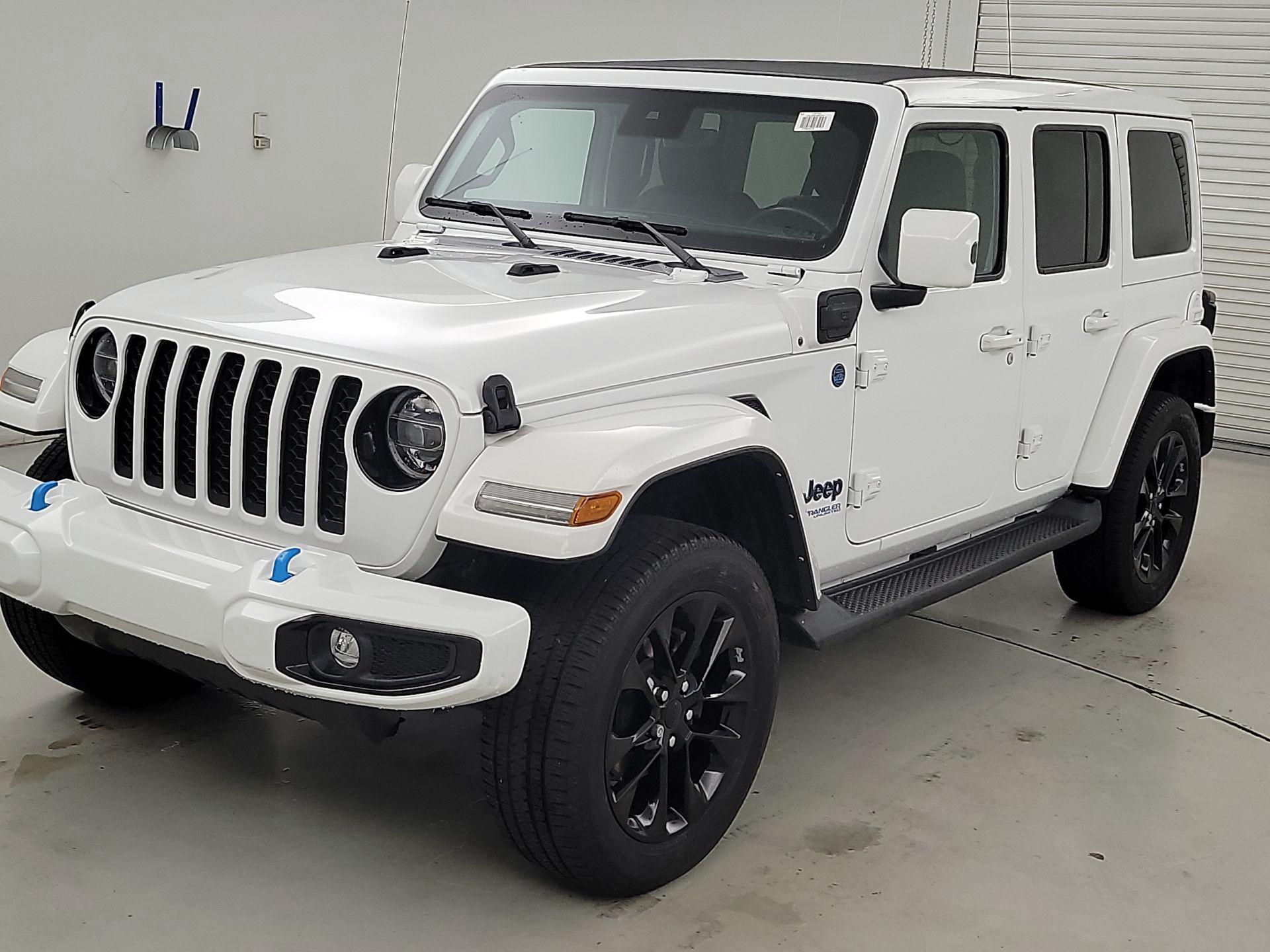 Thumbnail: 2021 Jeep Wrangler - 3