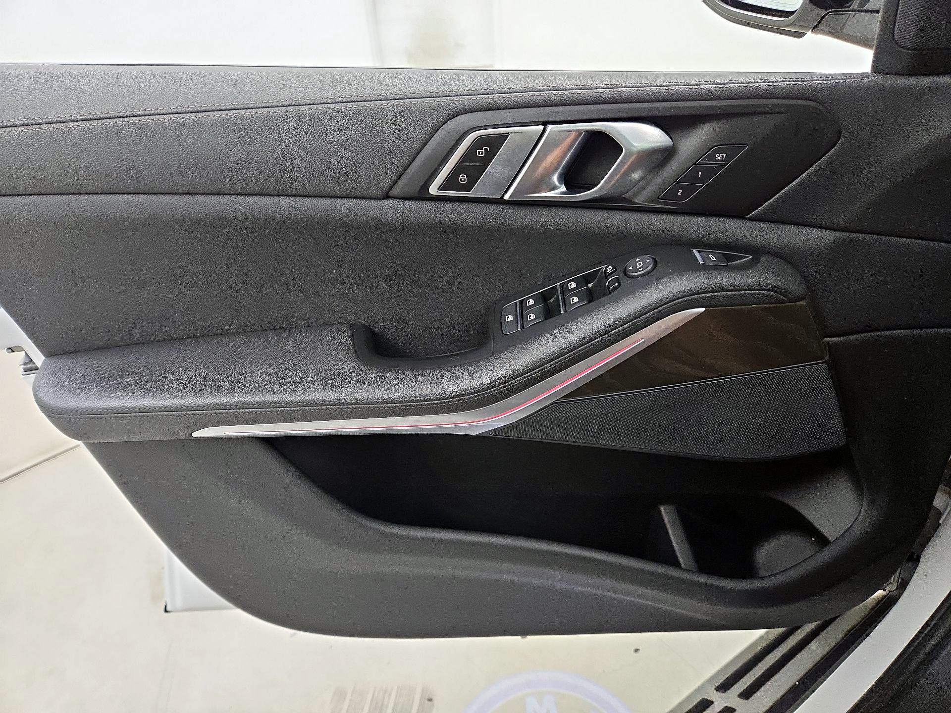 Thumbnail: 2022 BMW X5 - 12