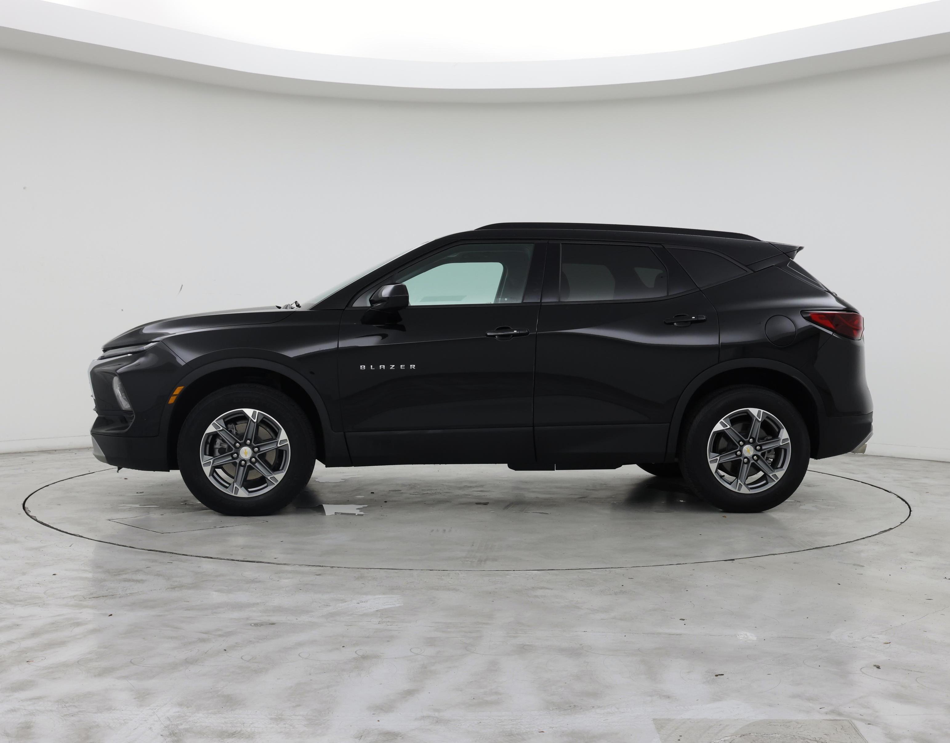 Thumbnail: 2023 Chevrolet Blazer - 3