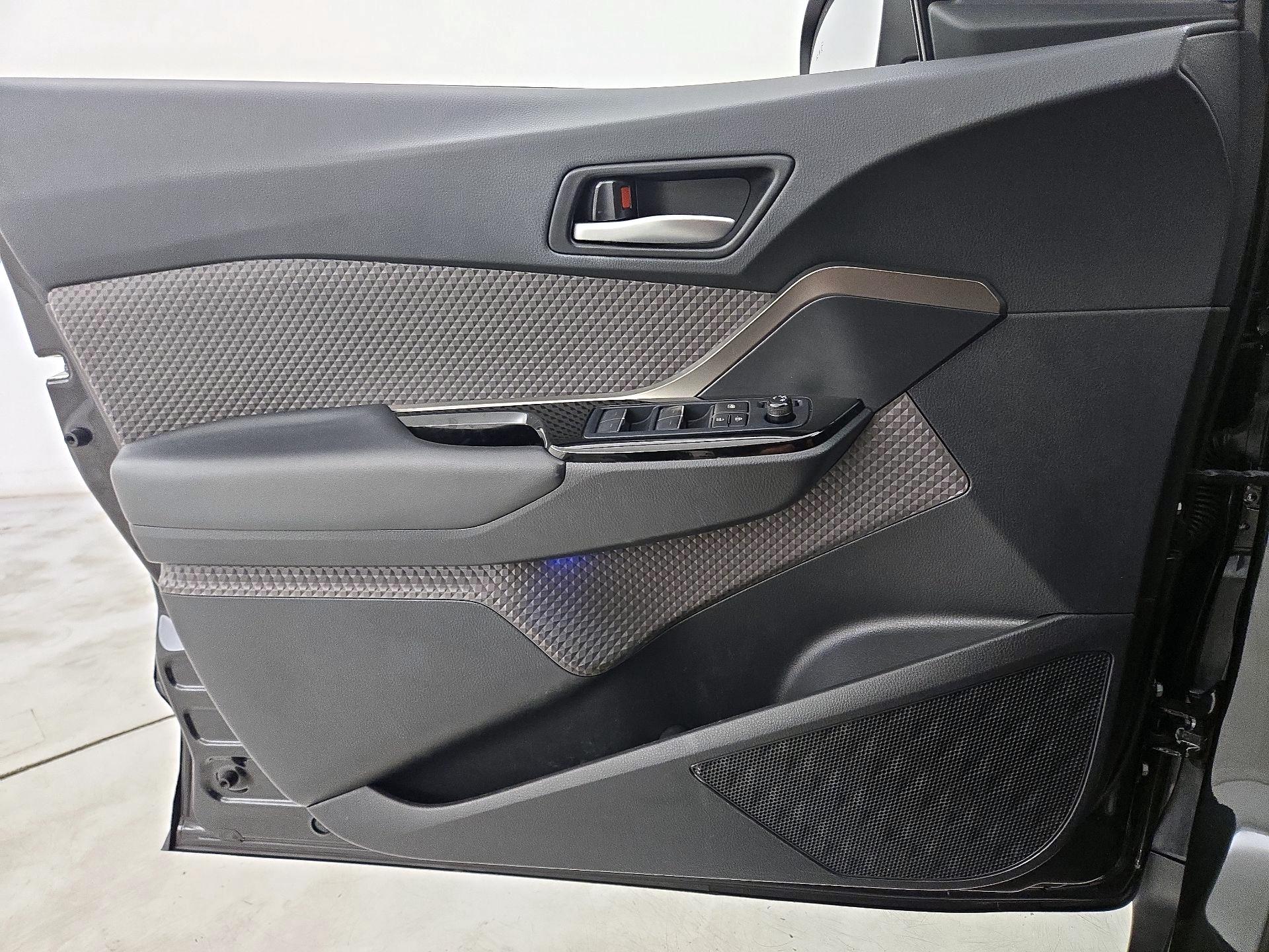 Thumbnail: 2022 Toyota C-HR - 12