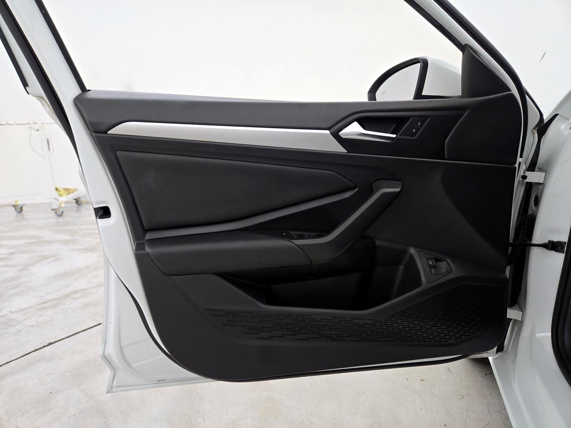 Thumbnail: 2021 Volkswagen Jetta - 12