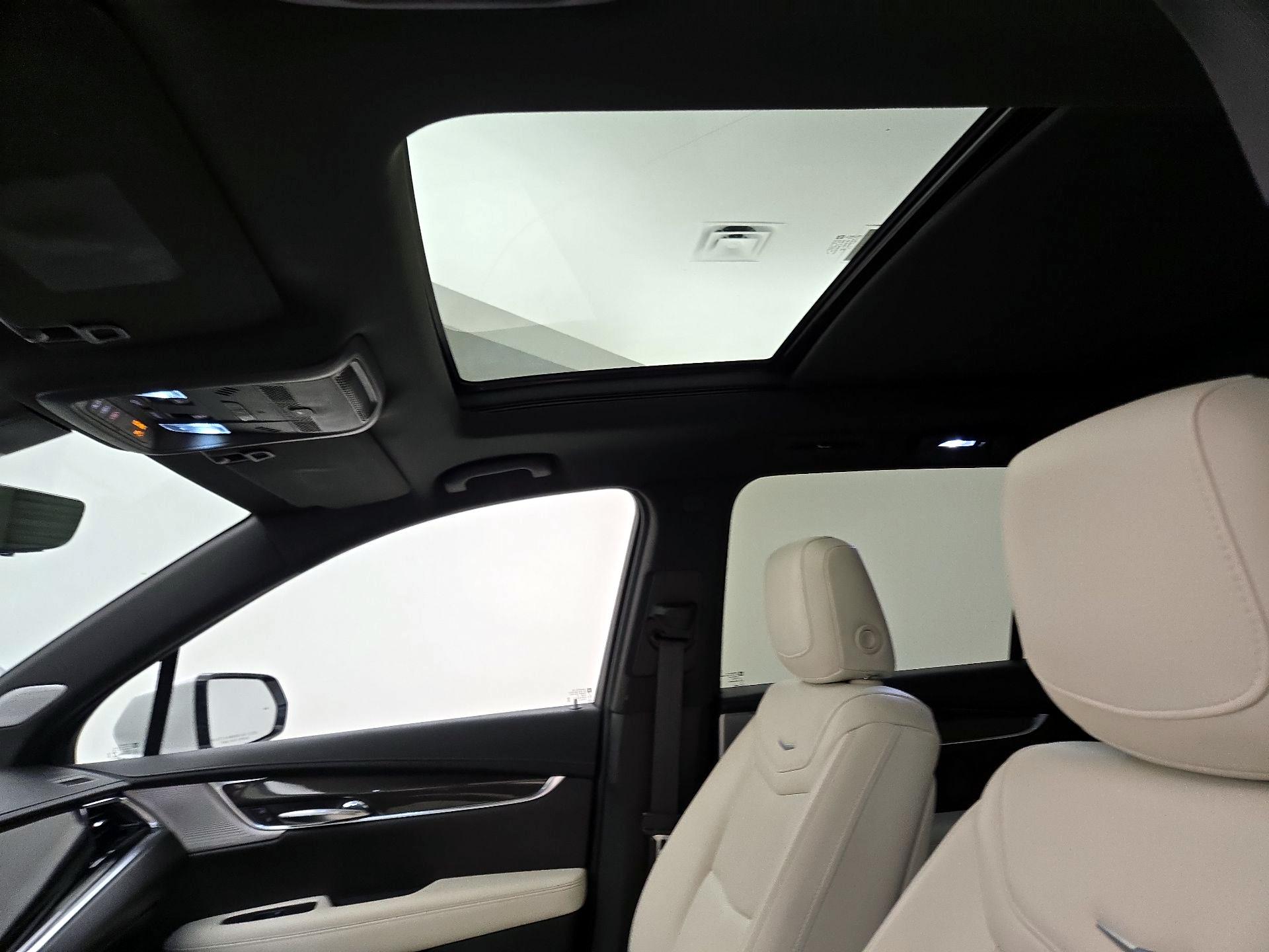 Thumbnail: 2021 Cadillac XT6 - 20