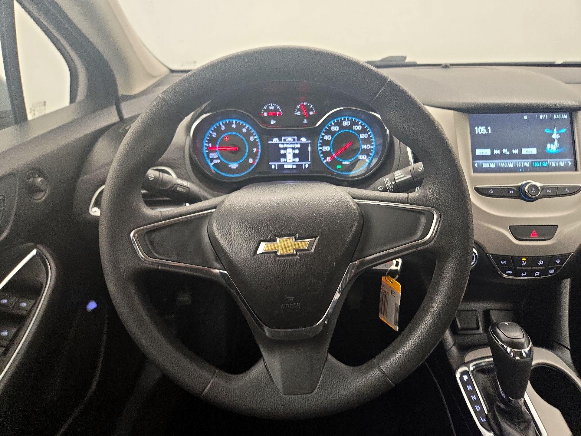 Thumbnail: 2017 Chevrolet Cruze - 10