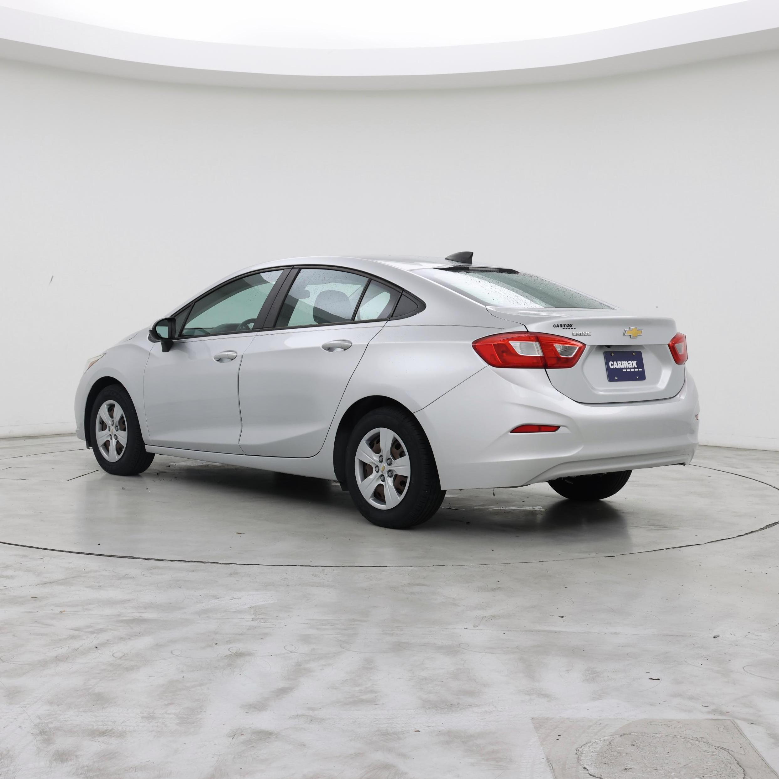 Thumbnail: 2017 Chevrolet Cruze - 2