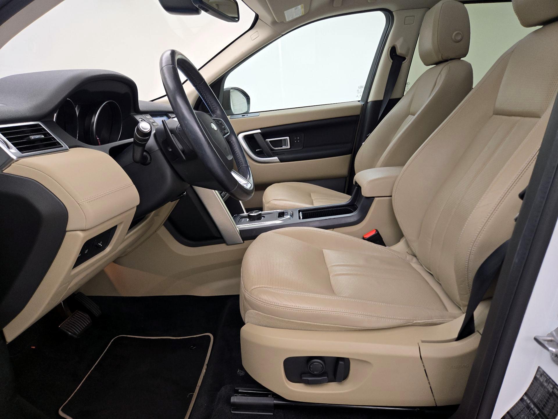 Thumbnail: 2018 Land Rover Discovery Sport - 11