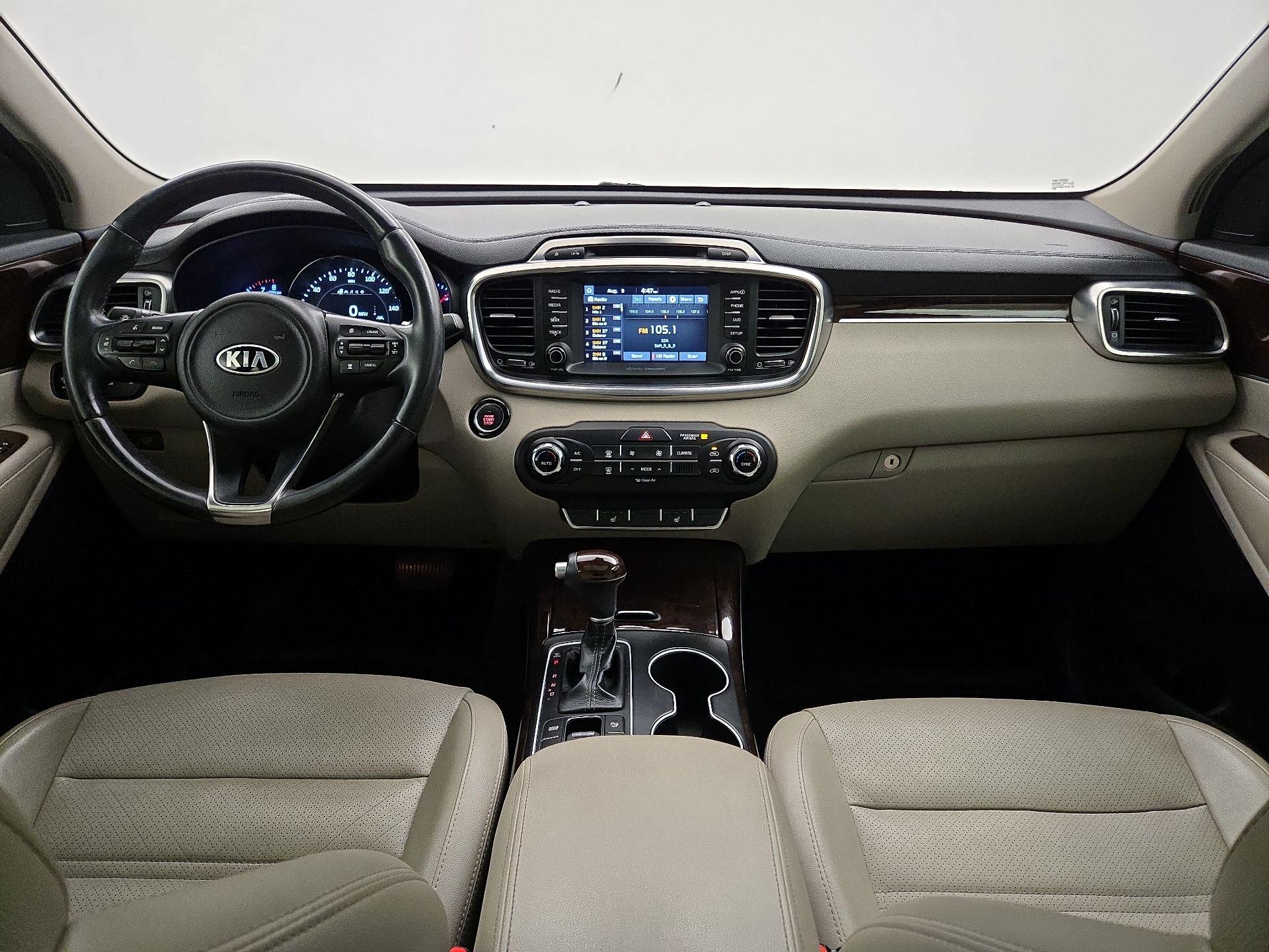 Thumbnail: 2017 Kia Sorento - 9