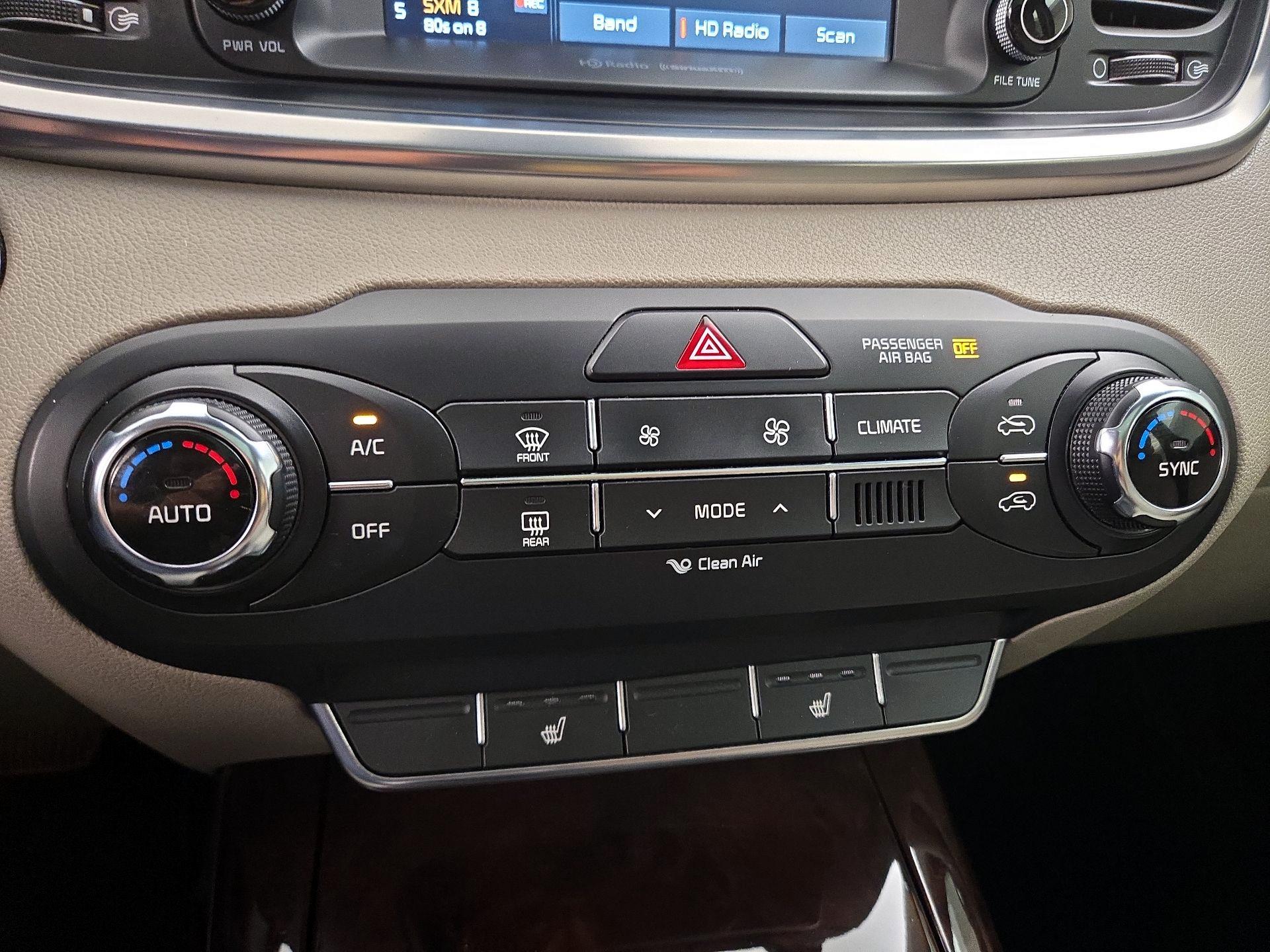 Thumbnail: 2017 Kia Sorento - 16