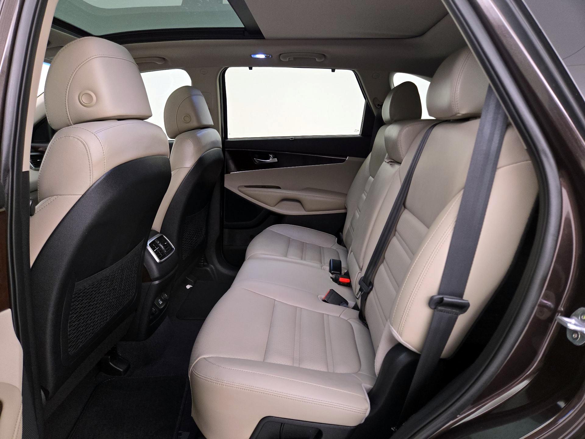 Thumbnail: 2017 Kia Sorento - 20