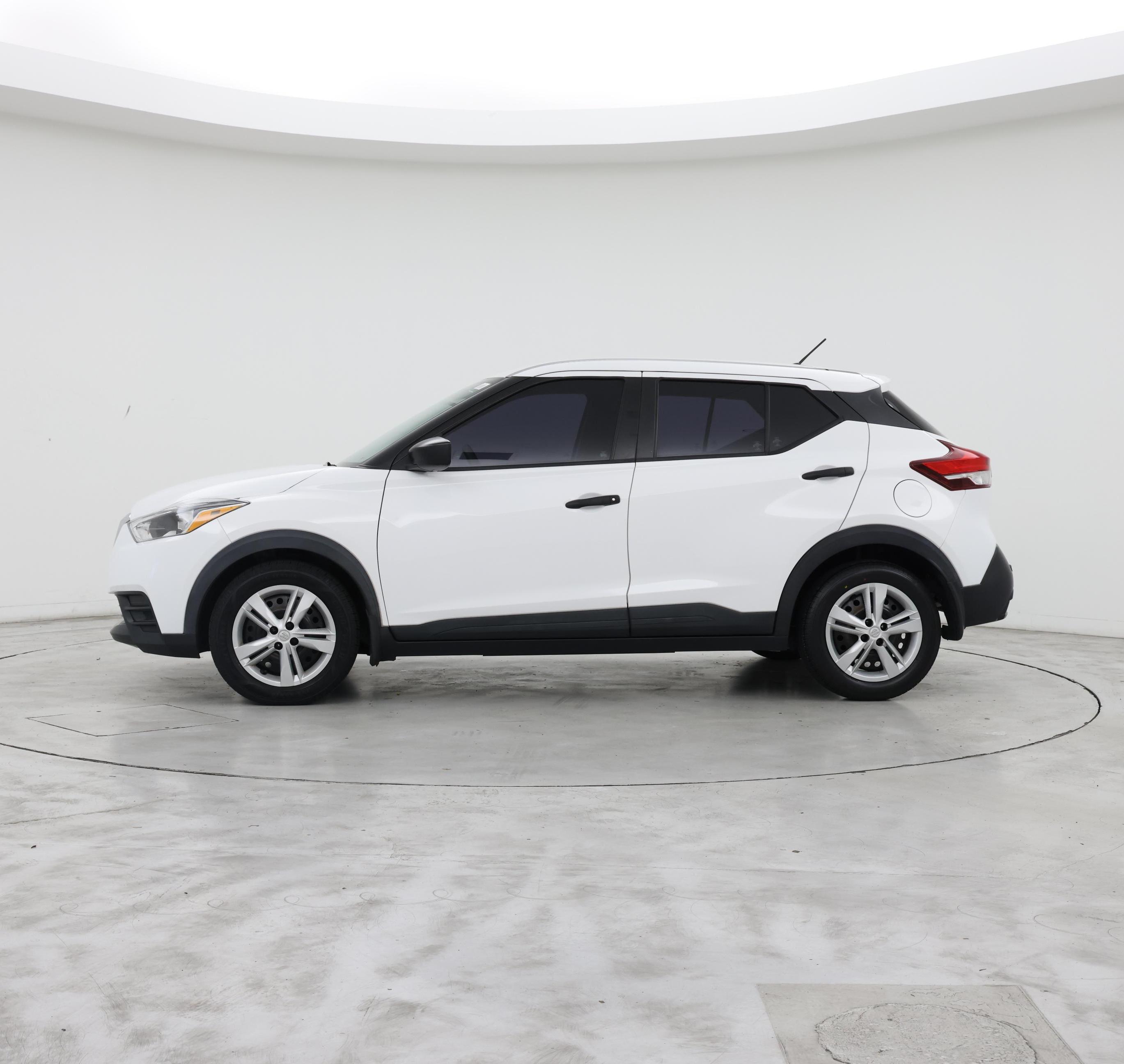 Thumbnail: 2020 Nissan Kicks - 3