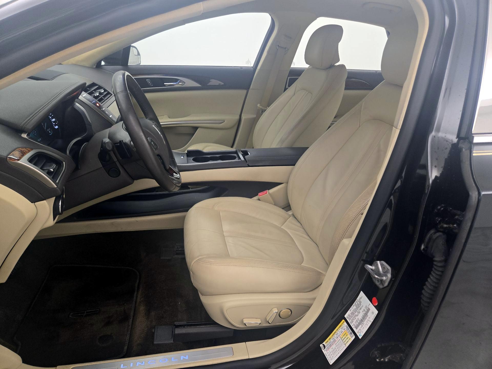 Thumbnail: 2015 Lincoln MKZ - 11