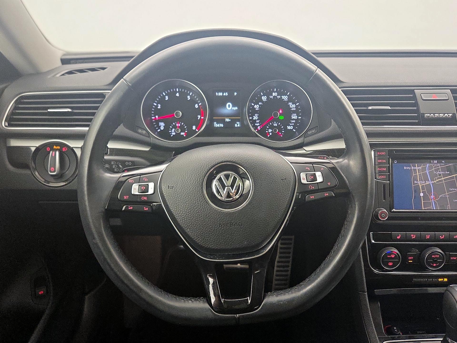 Thumbnail: 2019 Volkswagen Passat - 10