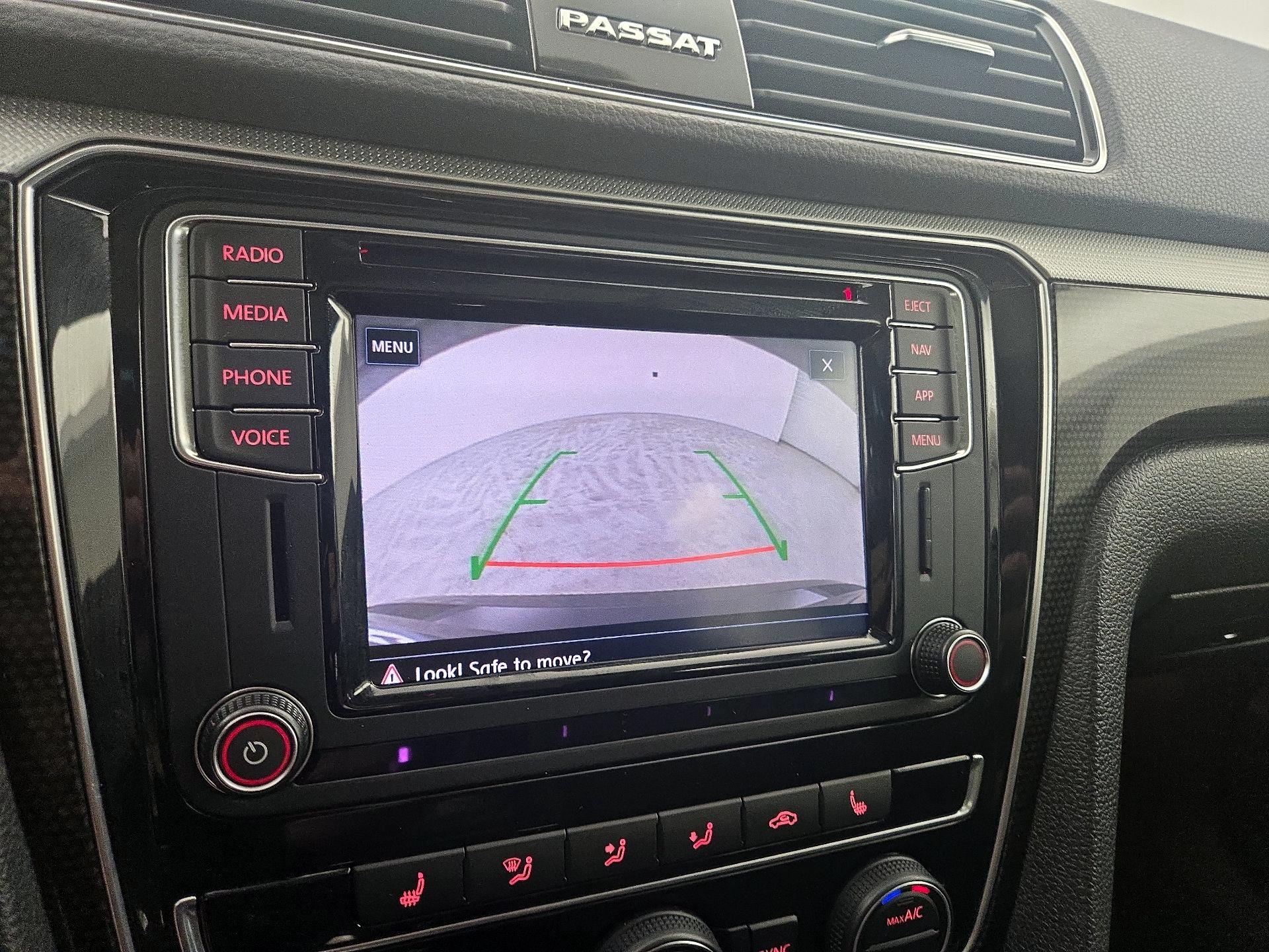 Thumbnail: 2019 Volkswagen Passat - 15