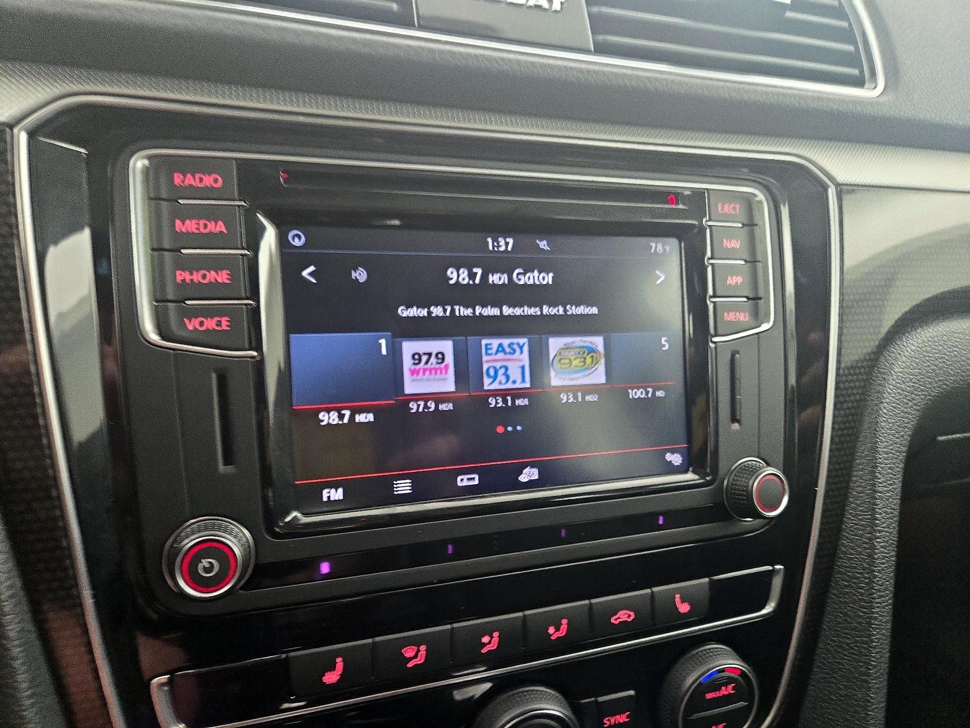 Thumbnail: 2019 Volkswagen Passat - 16