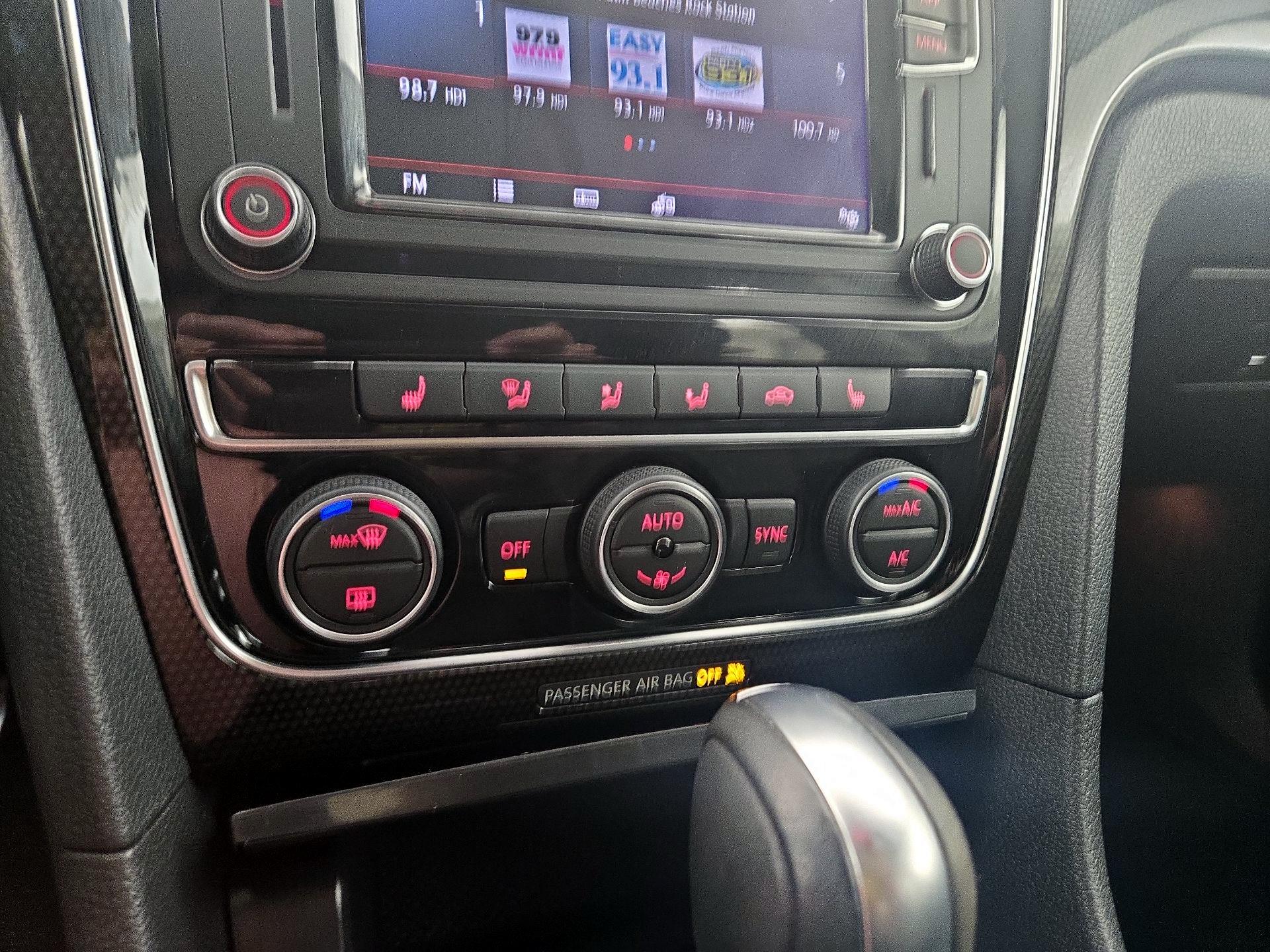 Thumbnail: 2019 Volkswagen Passat - 17
