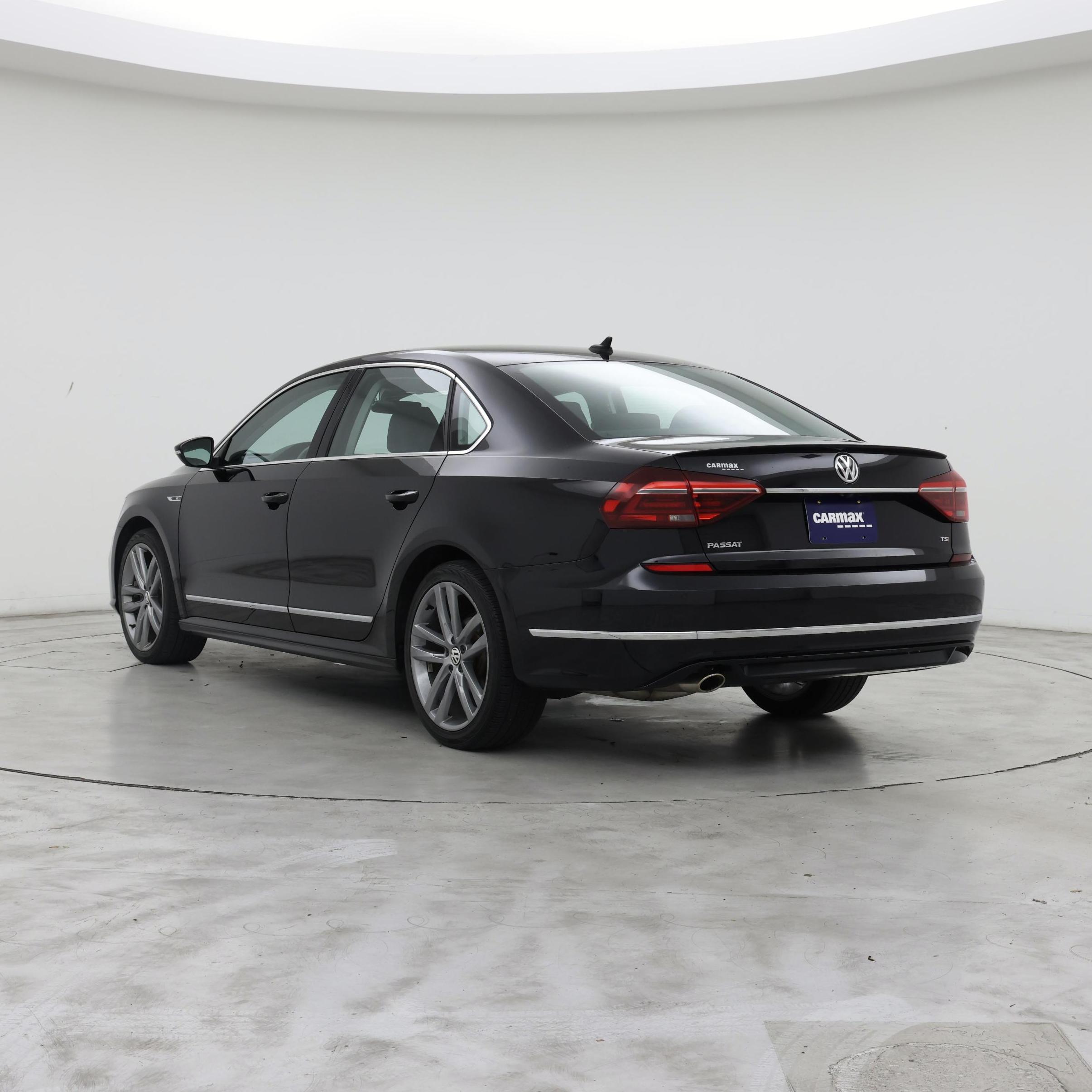 Thumbnail: 2019 Volkswagen Passat - 2