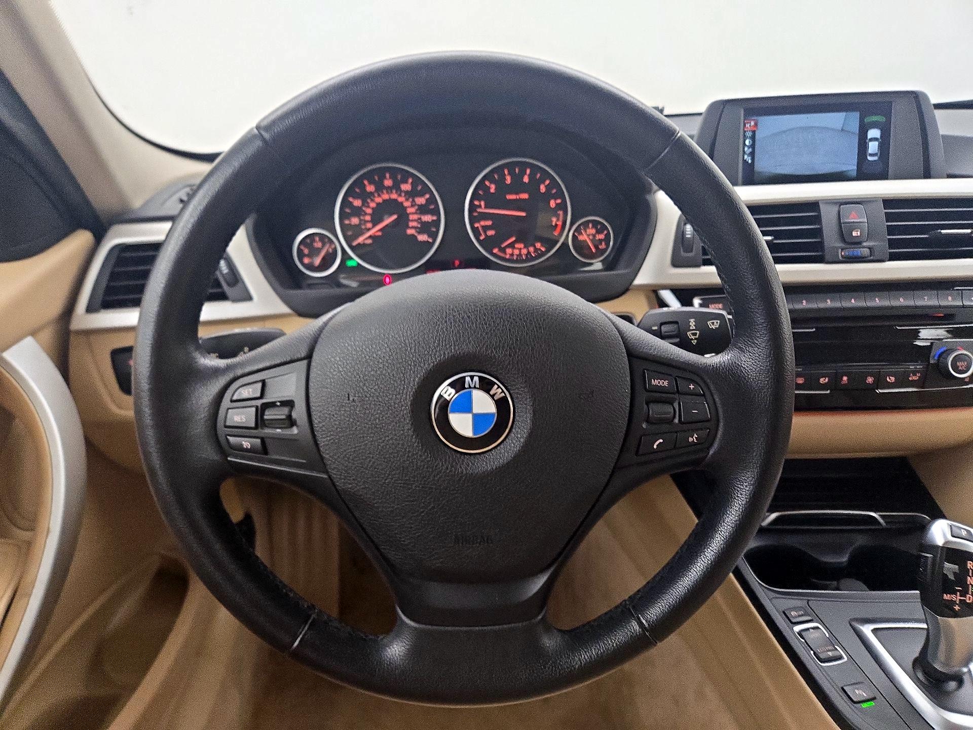 Thumbnail: 2016 BMW 3 Series - 10