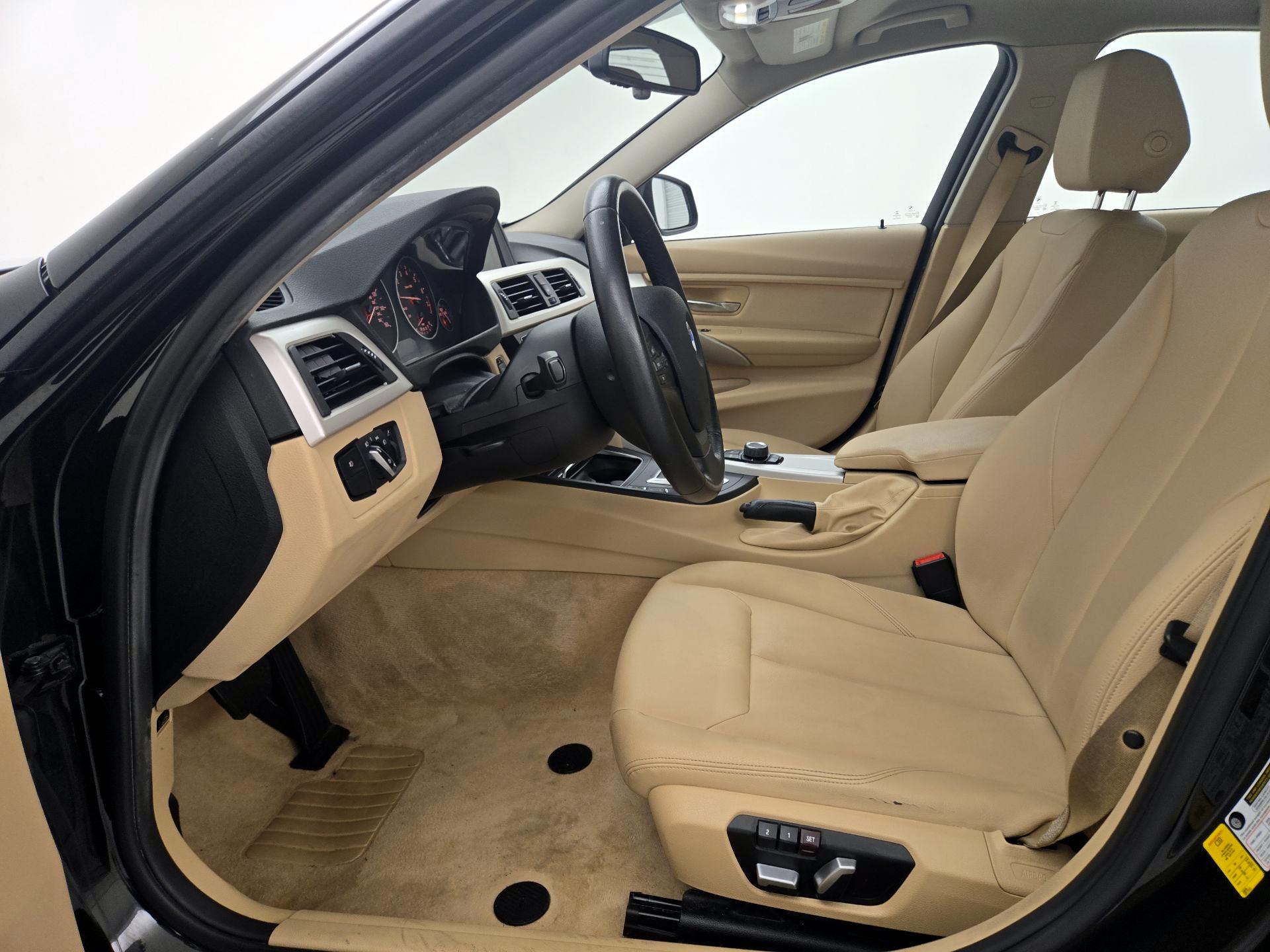 Thumbnail: 2016 BMW 3 Series - 11