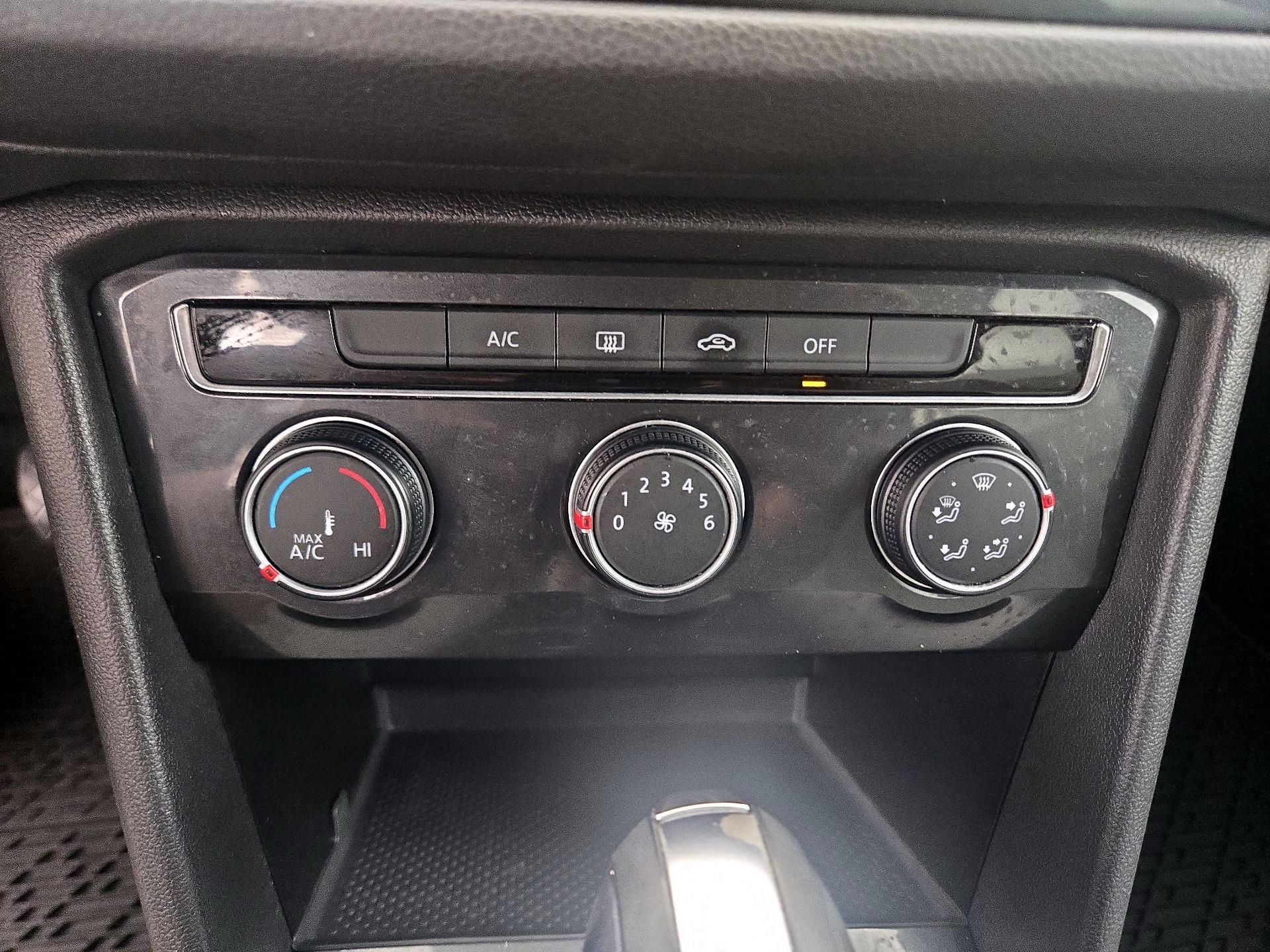 Thumbnail: 2019 Volkswagen Tiguan - 16