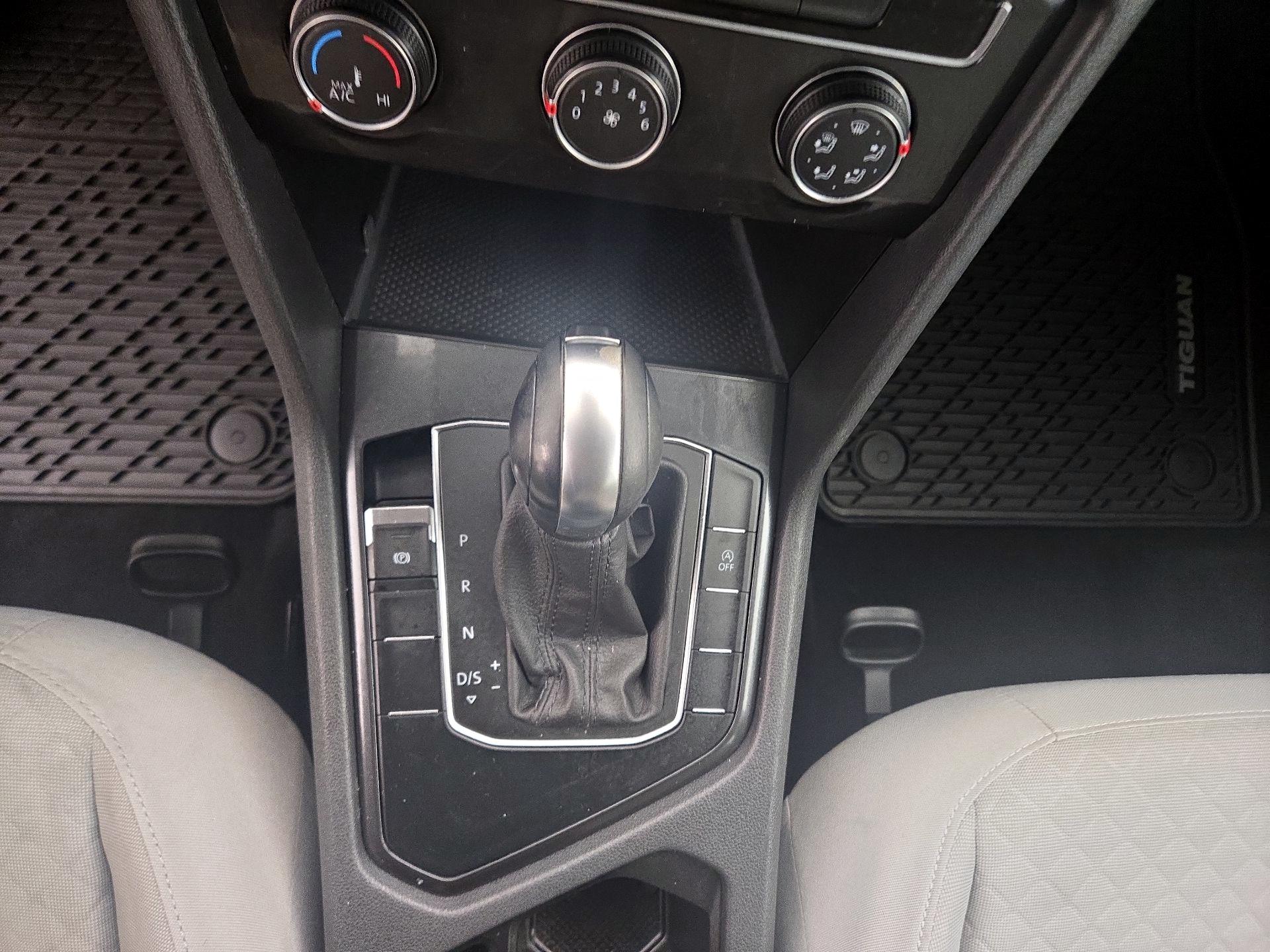Thumbnail: 2019 Volkswagen Tiguan - 17