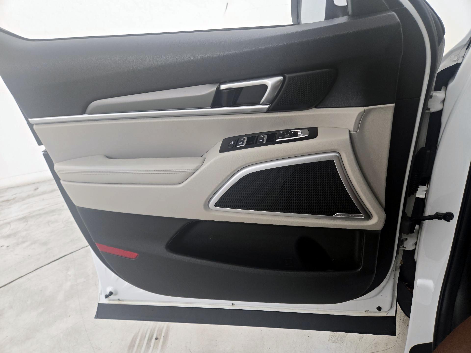 Thumbnail: 2021 Kia Telluride - 12