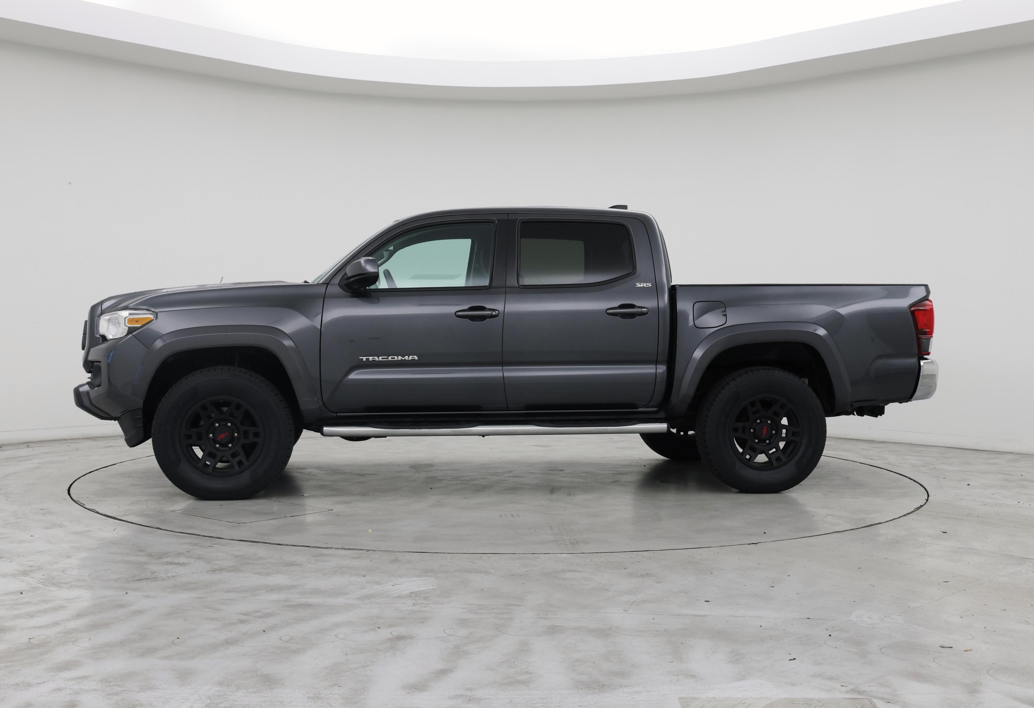 Thumbnail: 2020 Toyota Tacoma - 3