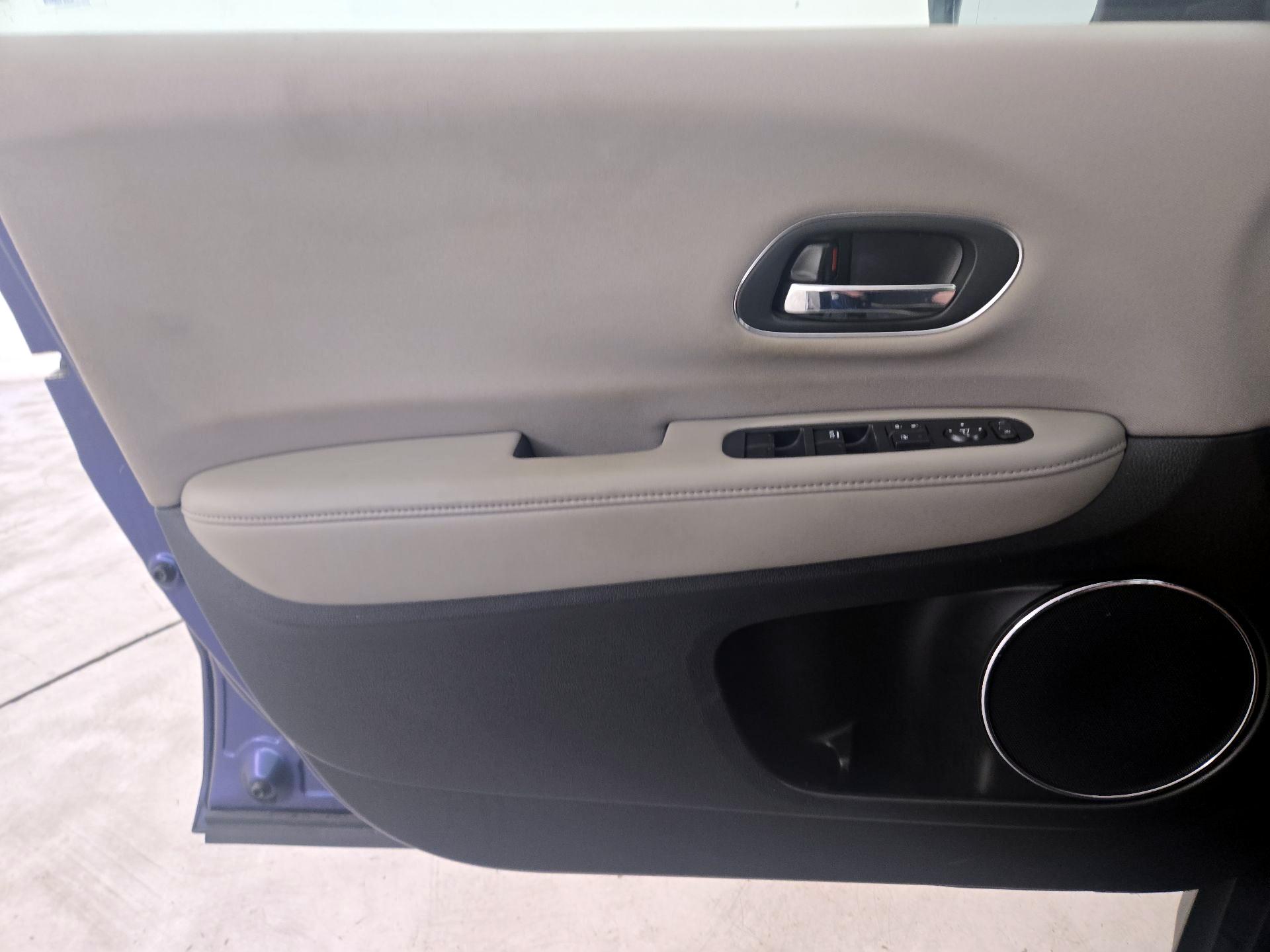 Thumbnail: 2016 Honda HR-V - 12