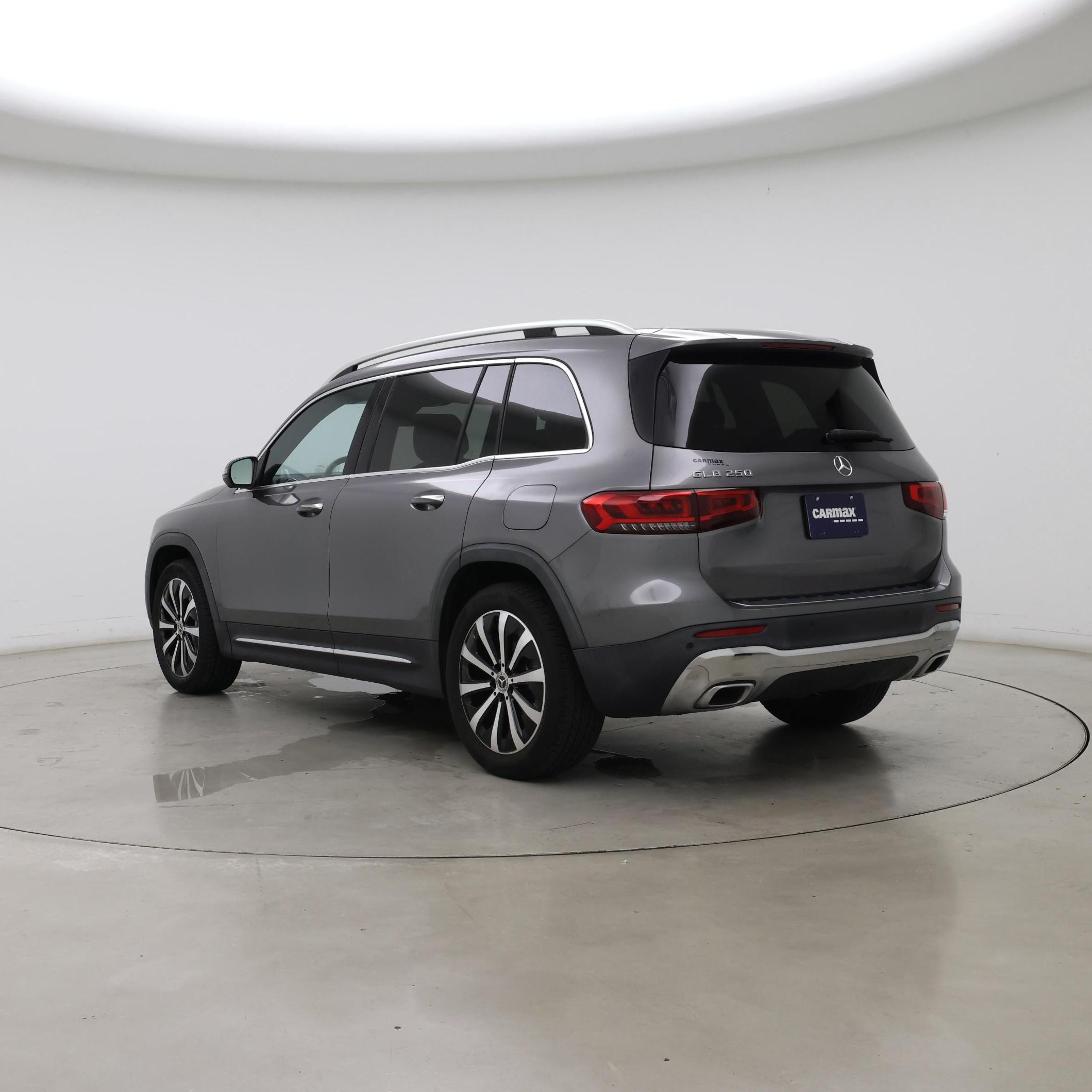 Thumbnail: 2021 Mercedes-Benz GLB - 2