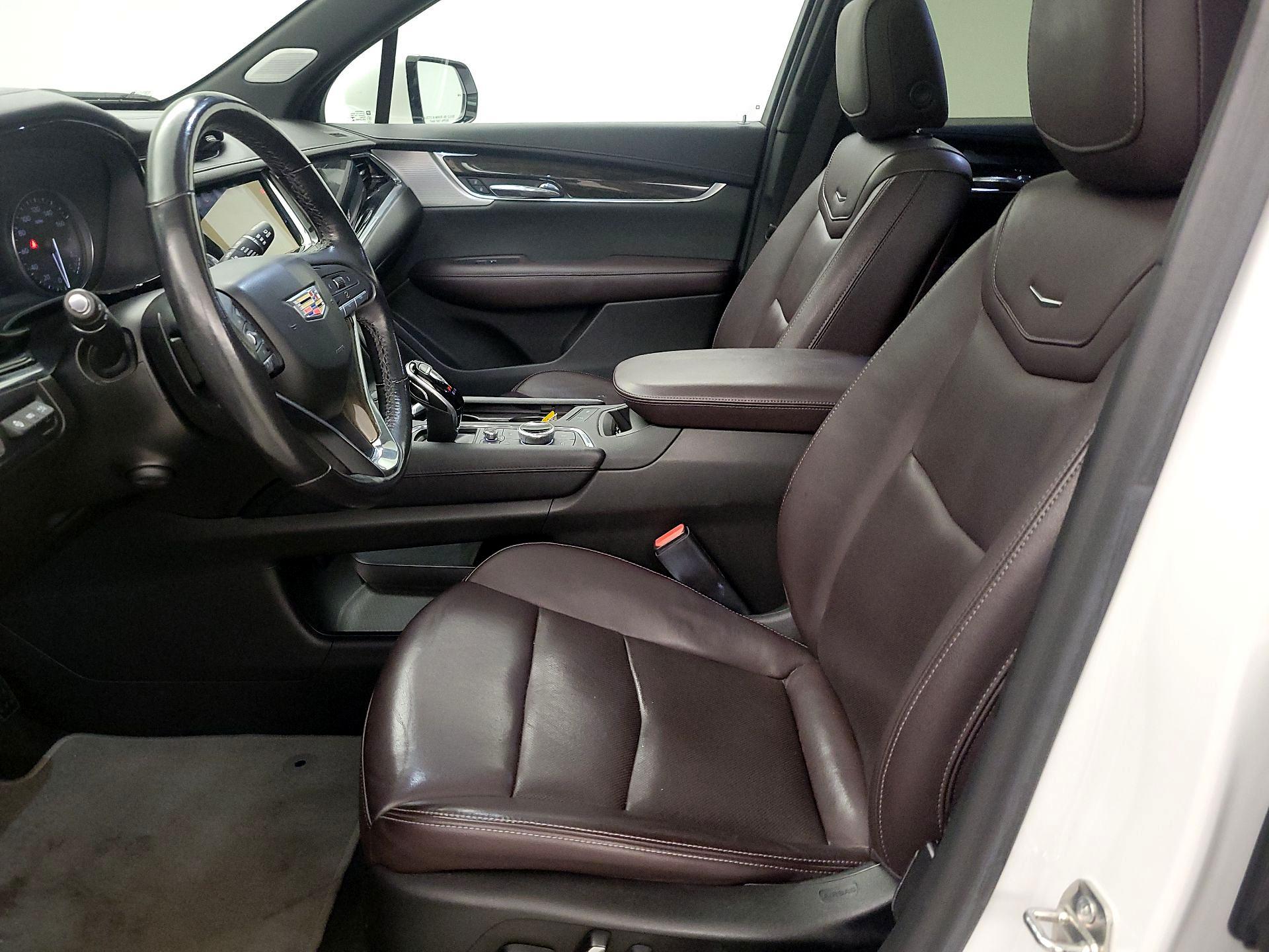 Thumbnail: 2022 Cadillac XT6 - 9
