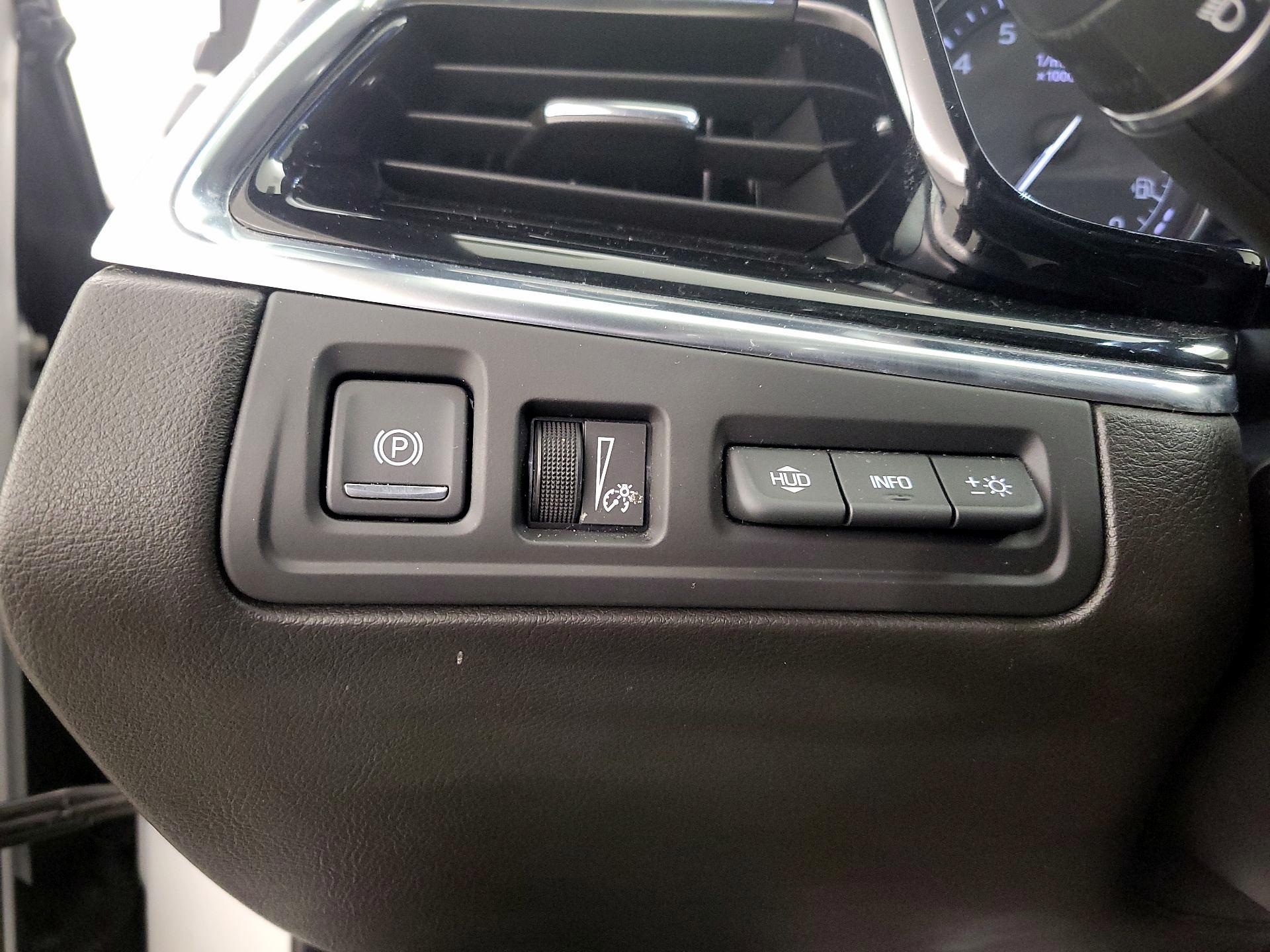 Thumbnail: 2022 Cadillac XT6 - 11