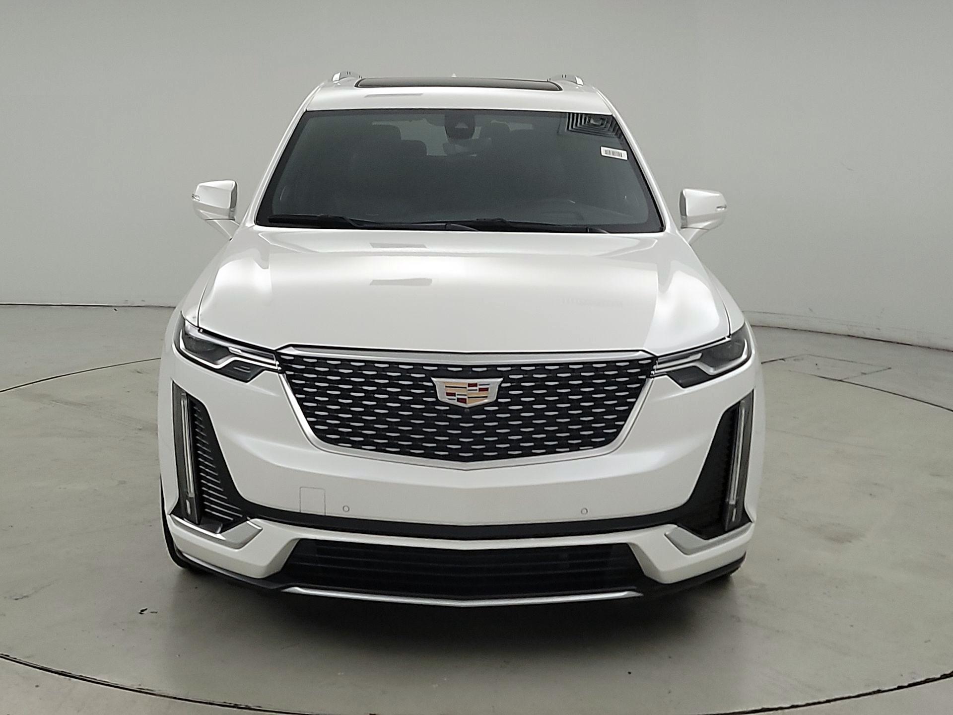 Thumbnail: 2022 Cadillac XT6 - 2