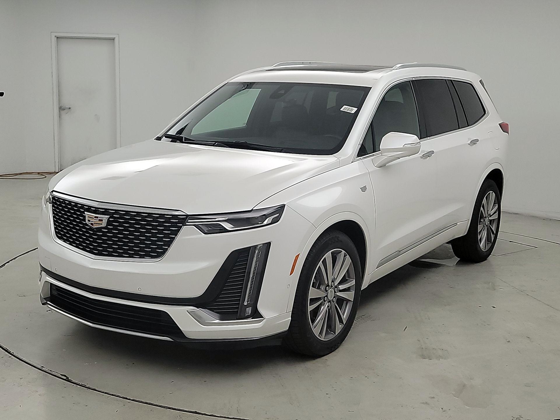 Thumbnail: 2022 Cadillac XT6 - 3