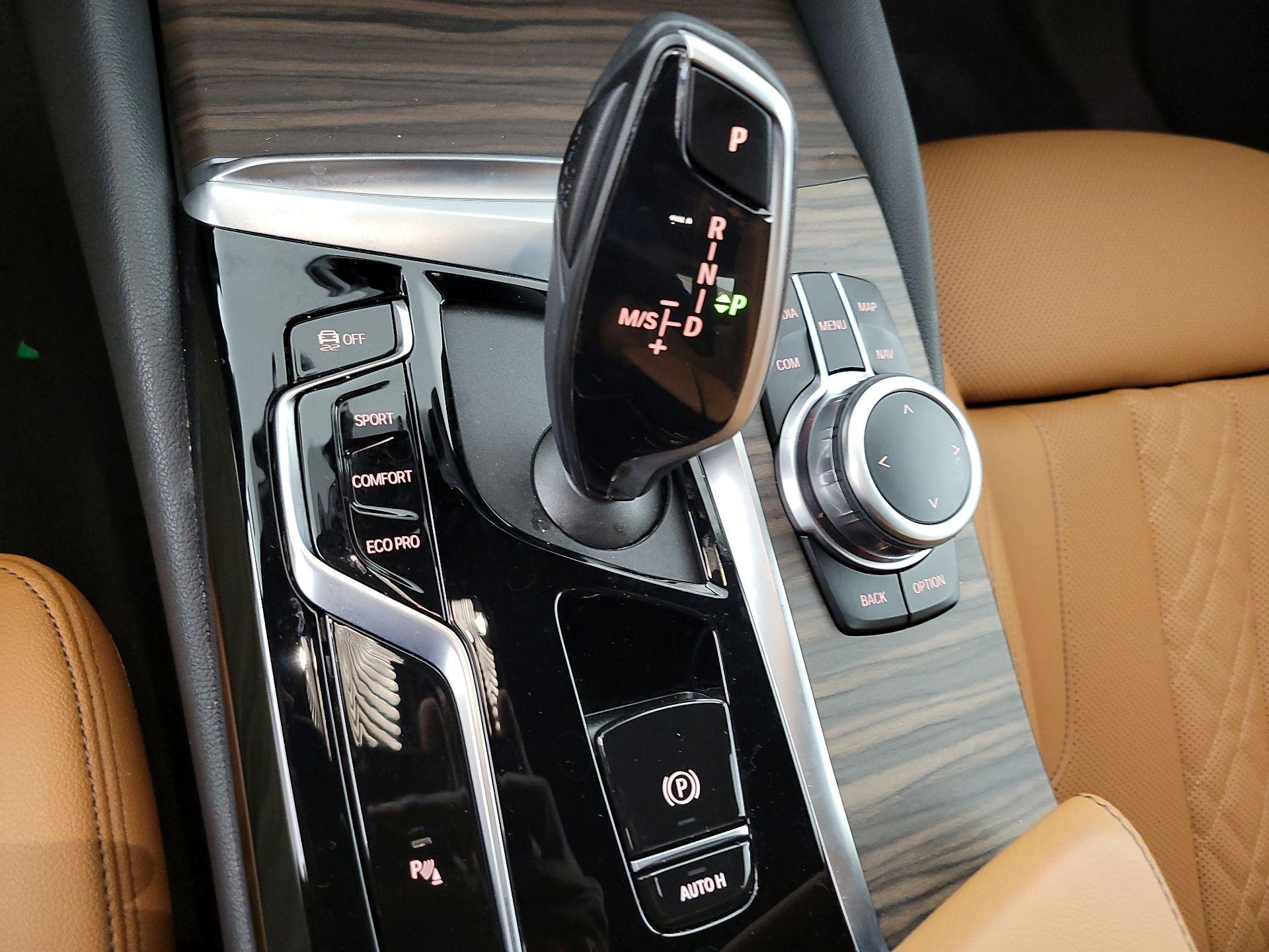 Thumbnail: 2022 BMW 5 Series - 16
