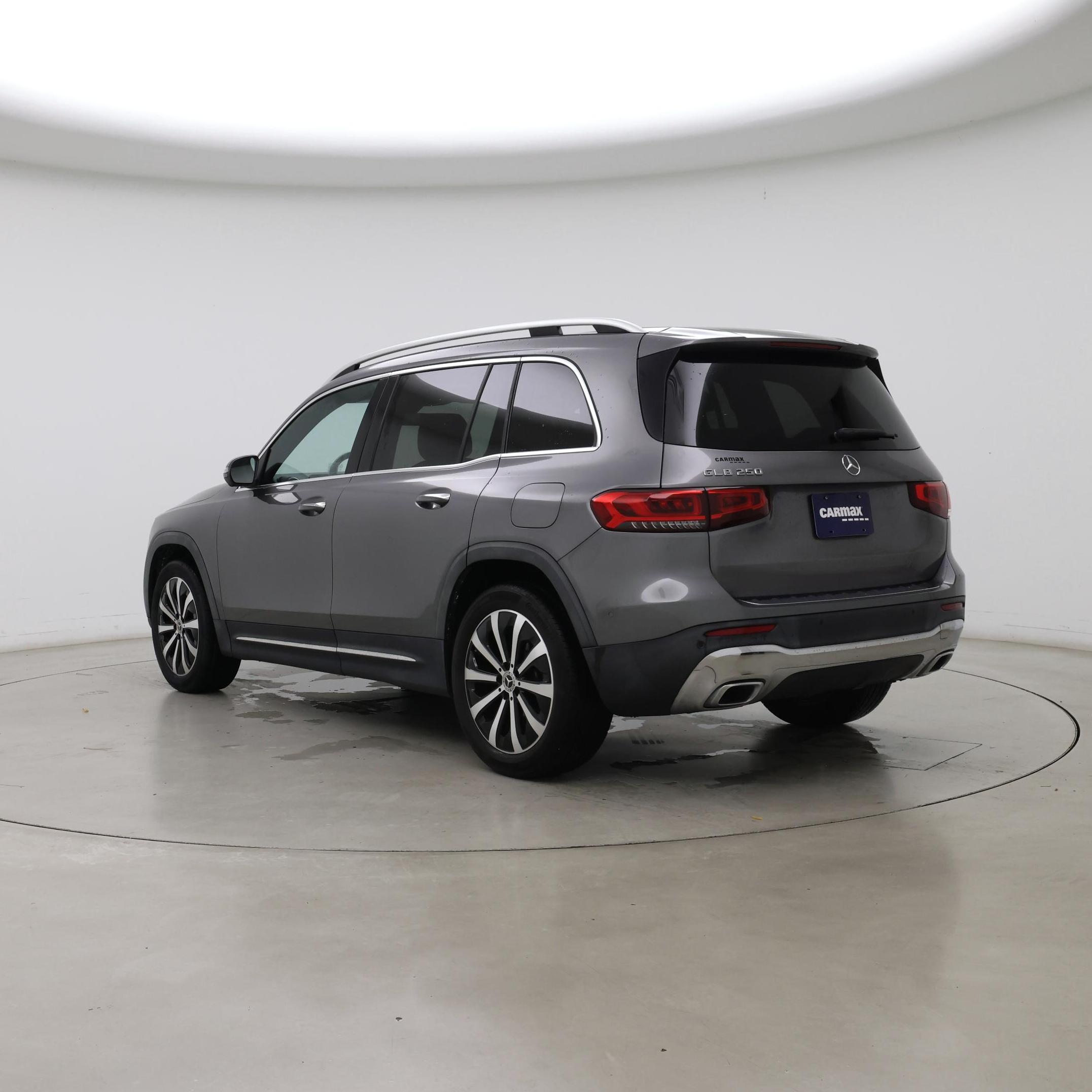Thumbnail: 2021 Mercedes-Benz GLB - 2