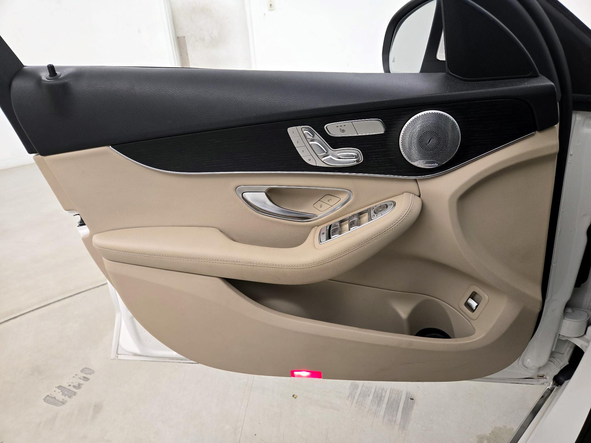 Thumbnail: 2021 Mercedes-Benz C-Class - 12