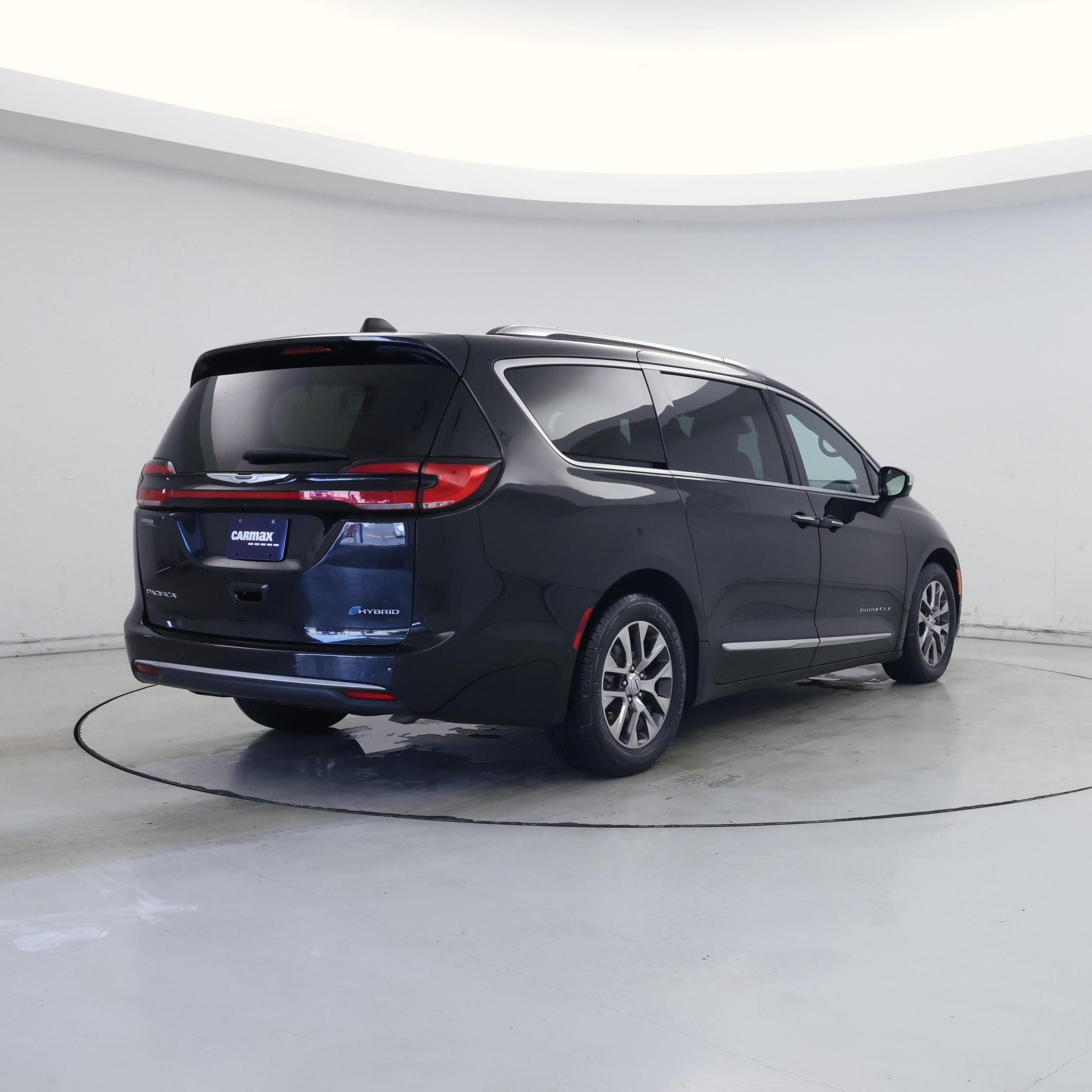 Thumbnail: 2022 Chrysler Pacifica - 8
