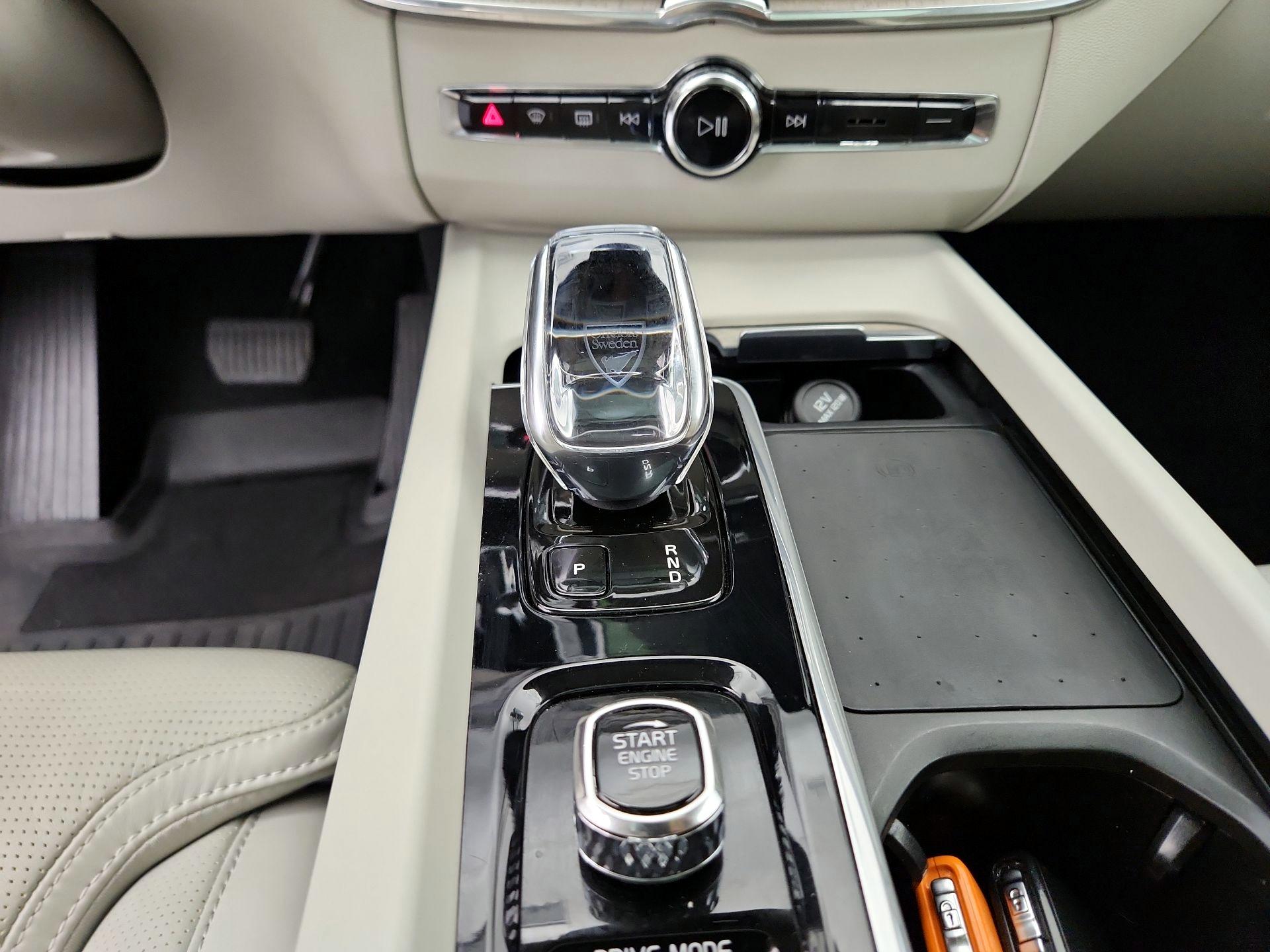 Thumbnail: 2021 Volvo XC60 - 18