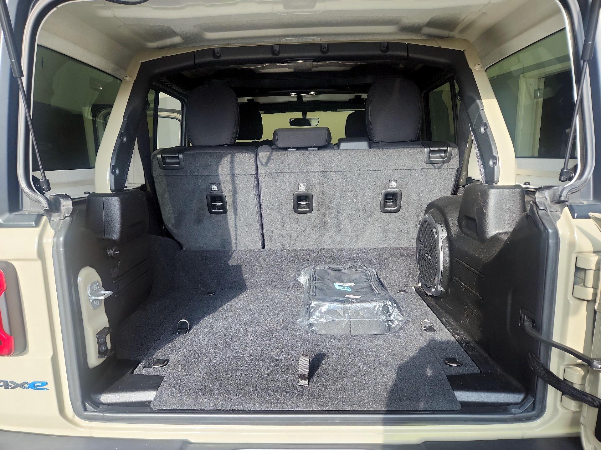 Thumbnail: 2022 Jeep Wrangler - 20