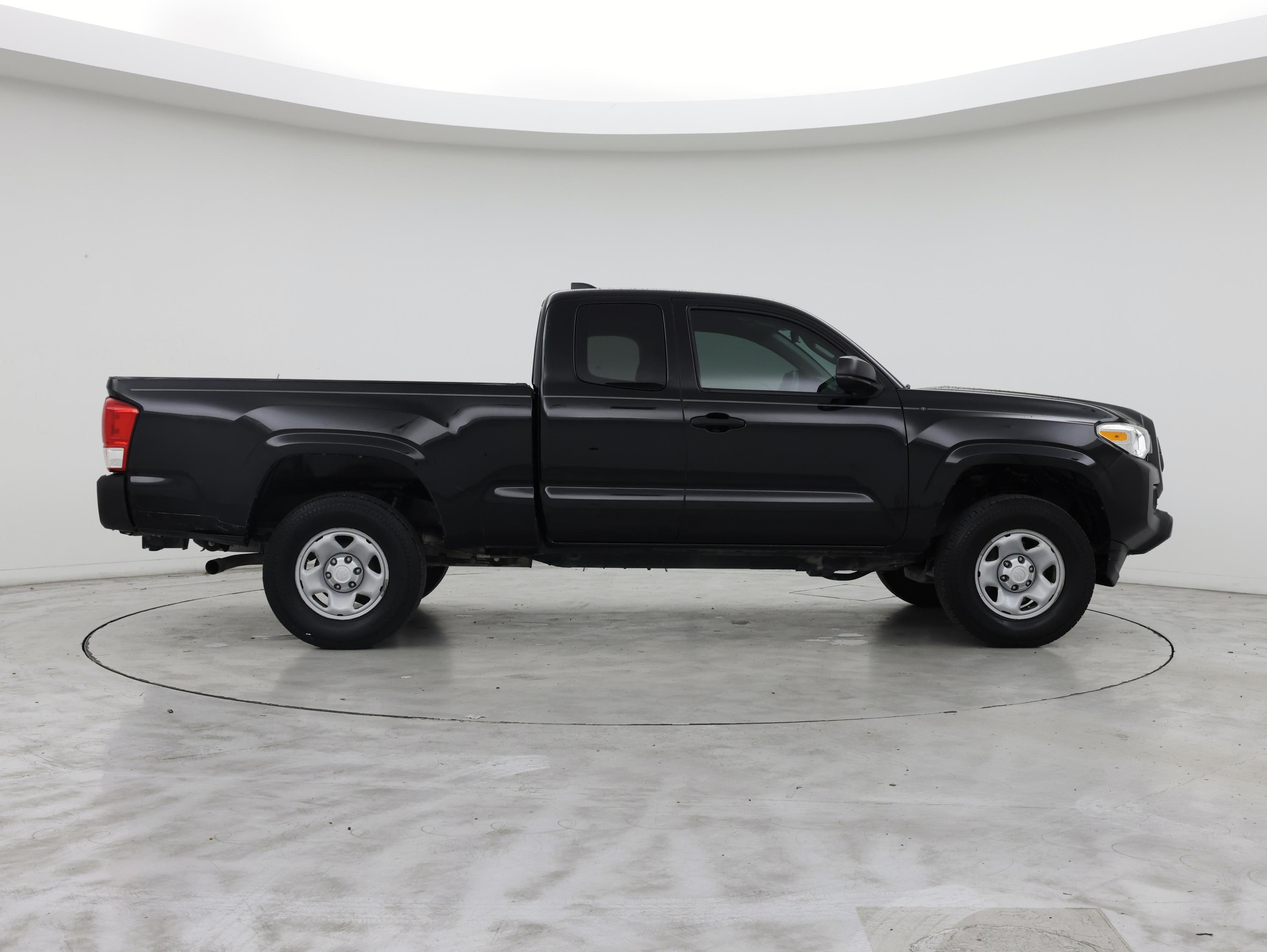 Thumbnail: 2020 Toyota Tacoma - 7