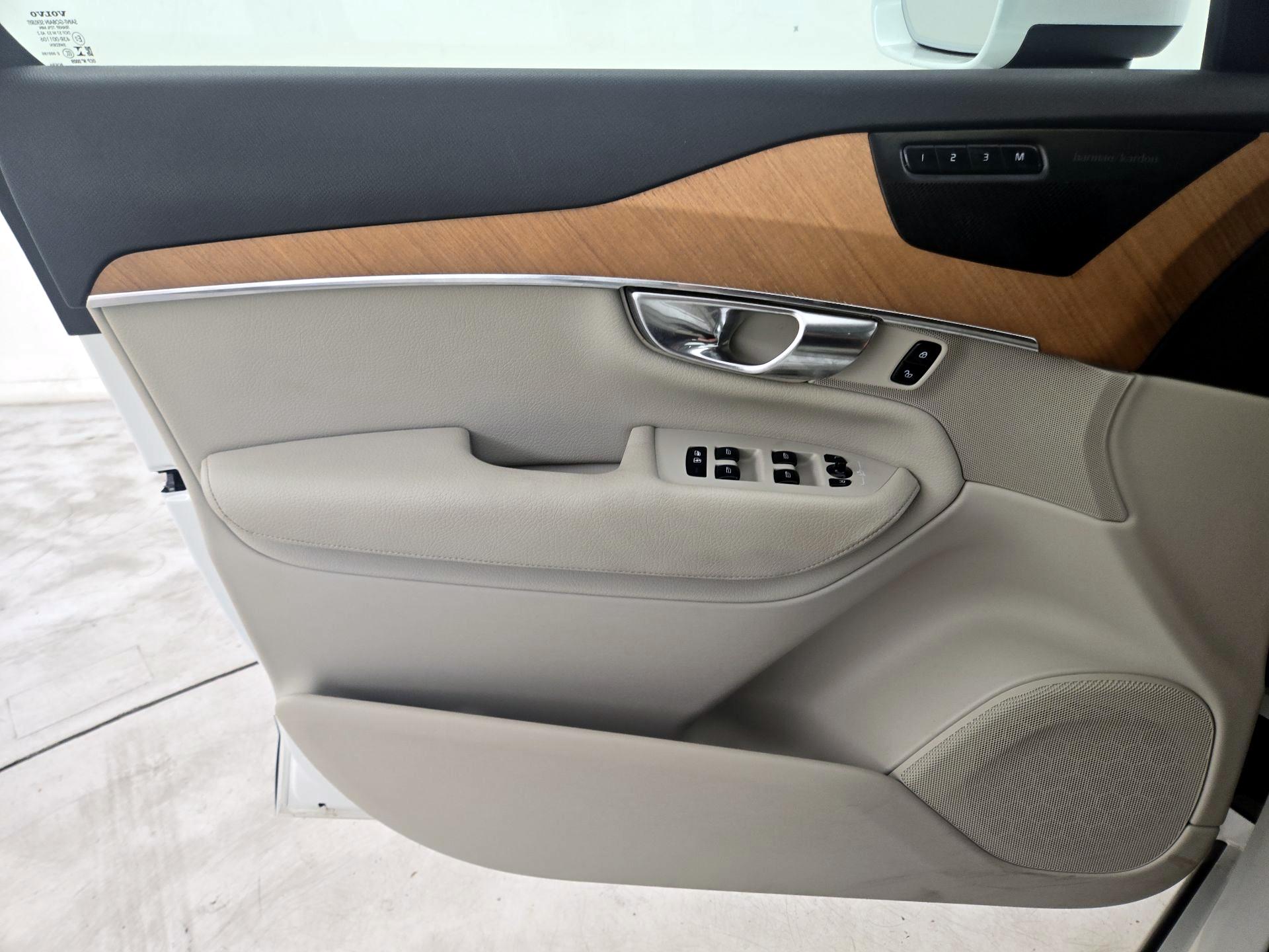 Thumbnail: 2022 Volvo XC90 - 12
