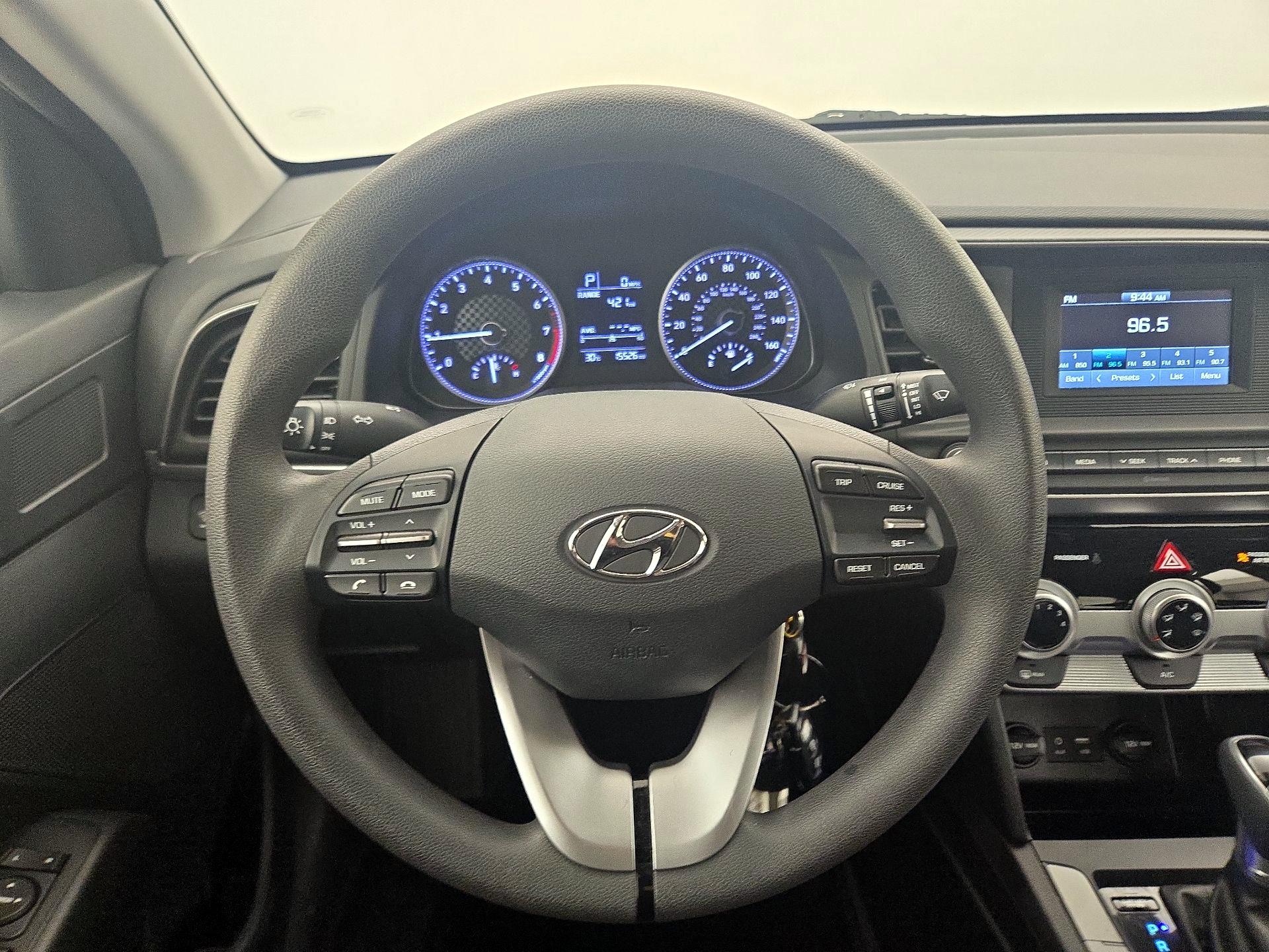 Thumbnail: 2019 Hyundai Elantra - 10
