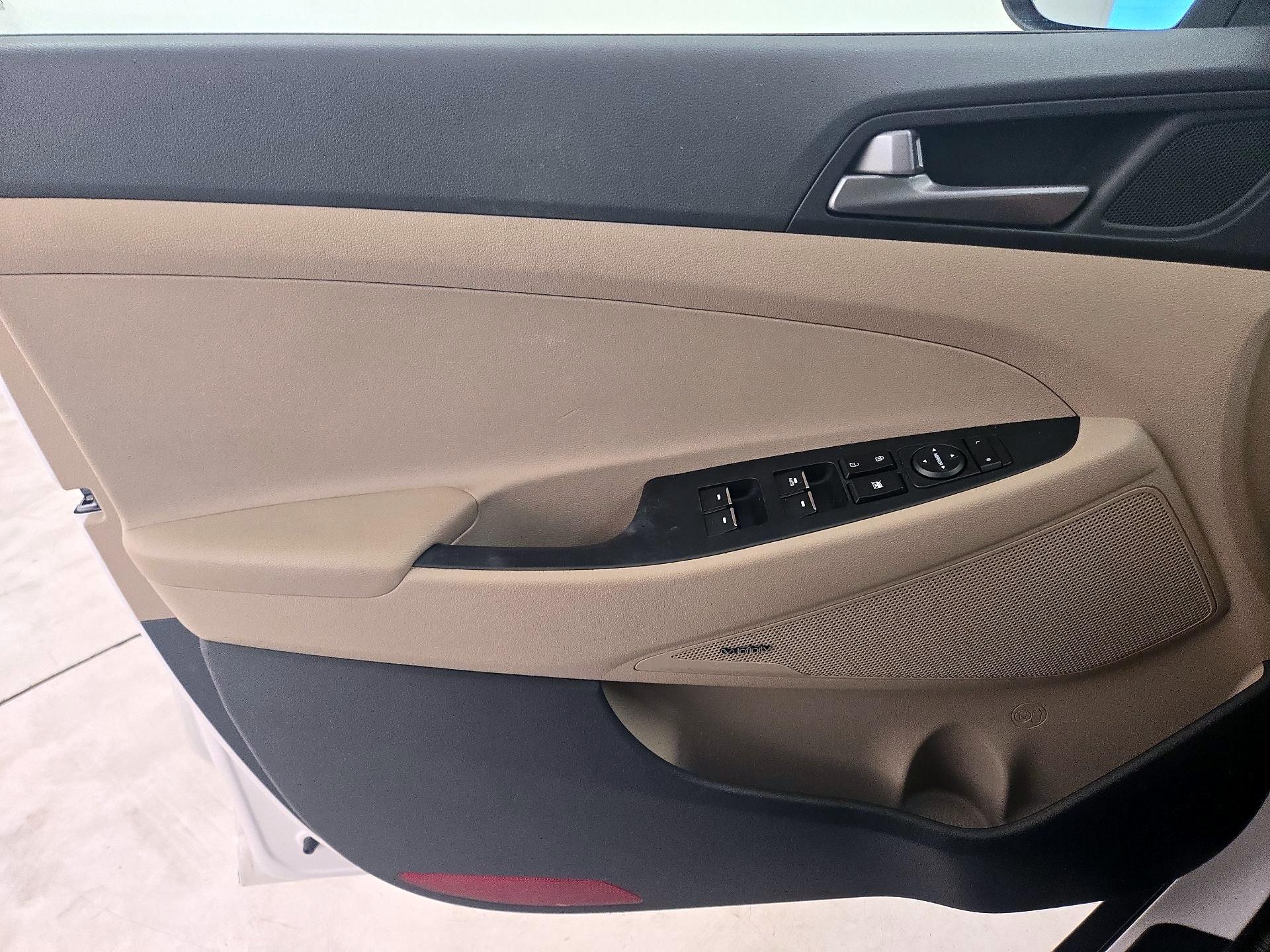 Thumbnail: 2017 Hyundai Tucson - 12