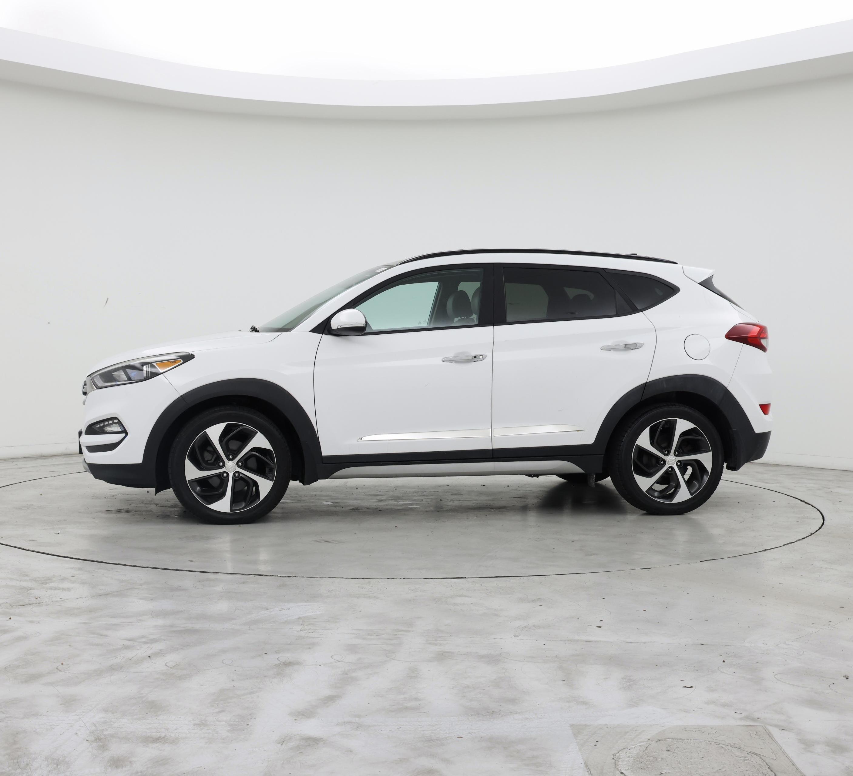 Thumbnail: 2017 Hyundai Tucson - 3