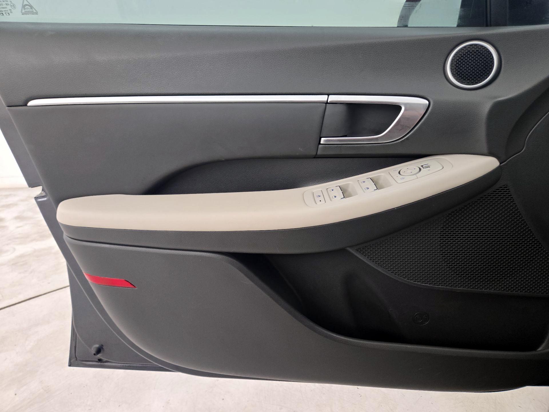 Thumbnail: 2023 Hyundai Sonata - 12