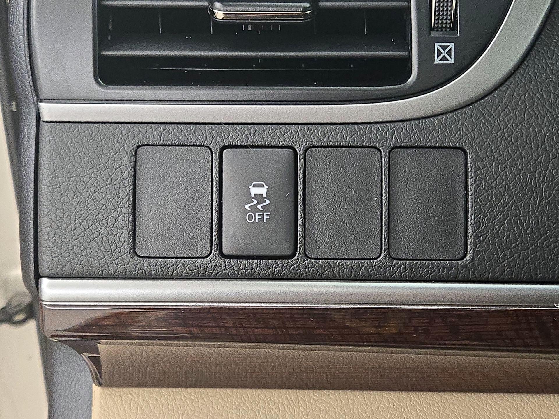 Thumbnail: 2014 Toyota Camry - 13